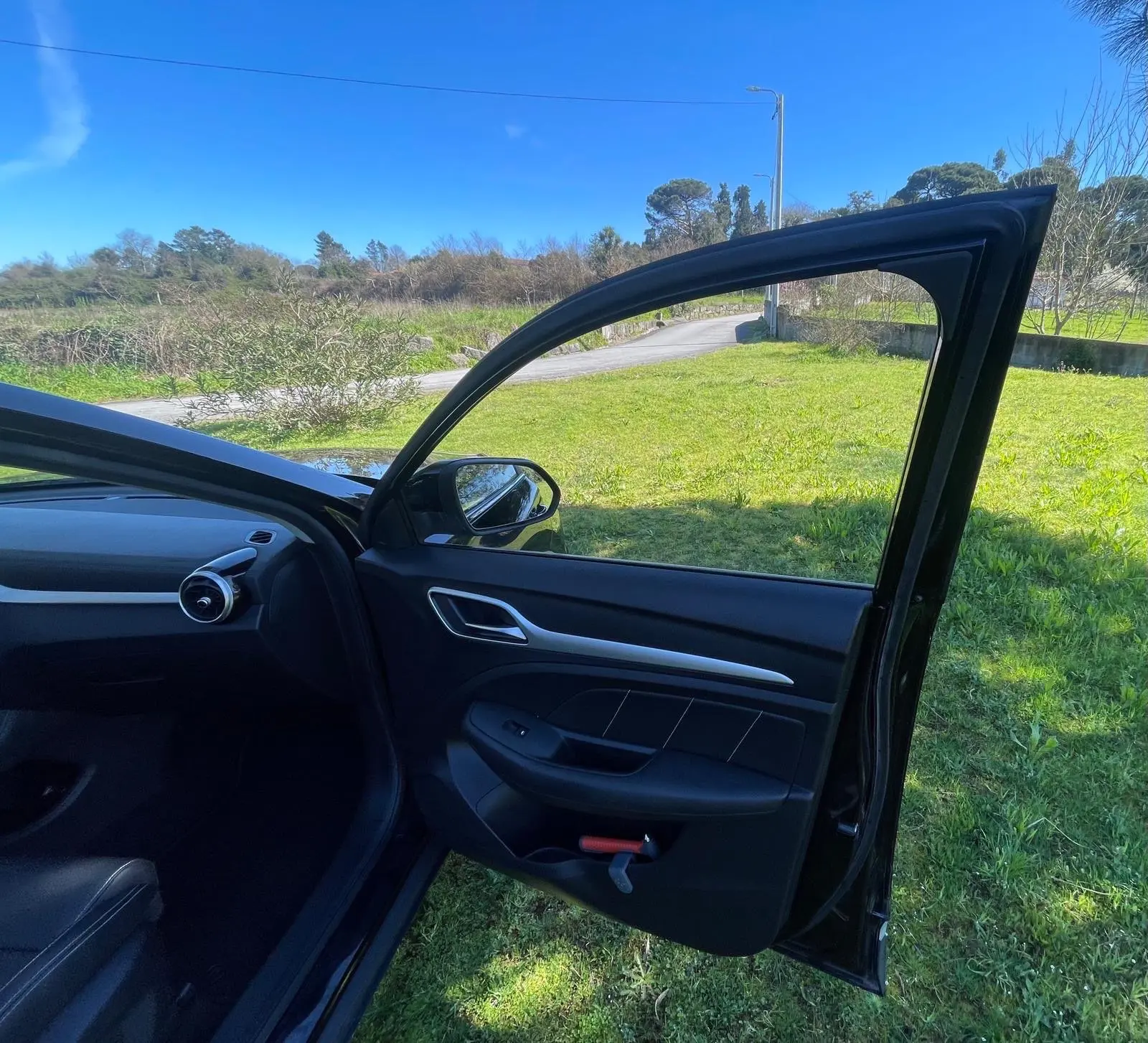 MG ZS Luxury 13