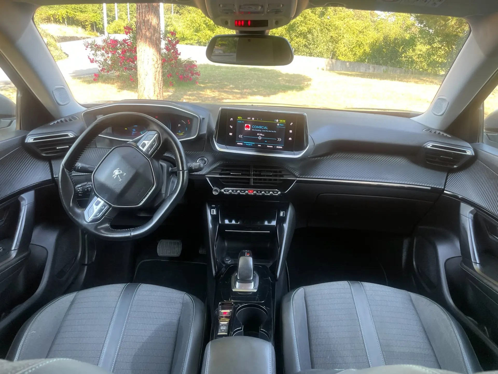 Peugeot e-2008 Allure 20