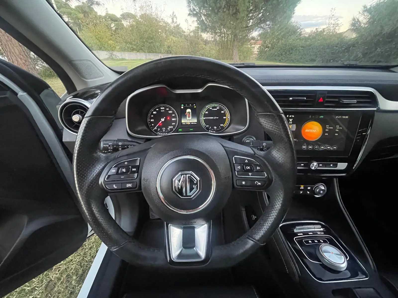 MG ZS Luxury 36