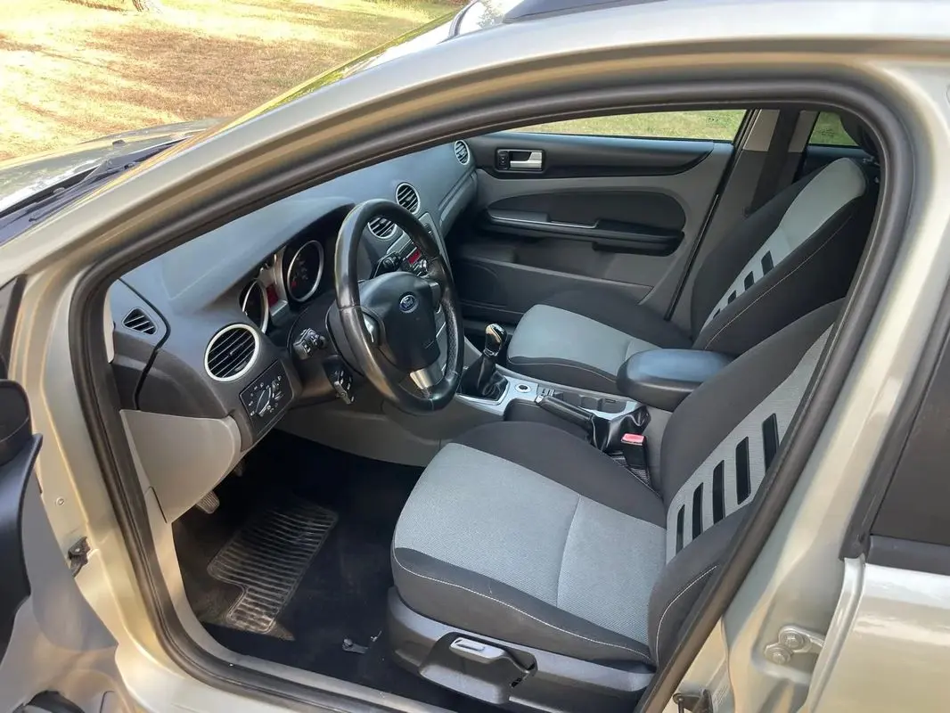 Ford Focus SW 1.6 TDCi DPF Titanium 5