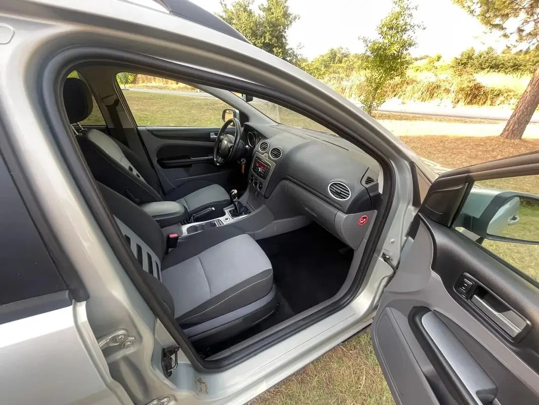 Ford Focus SW 1.6 TDCi DPF Titanium 6