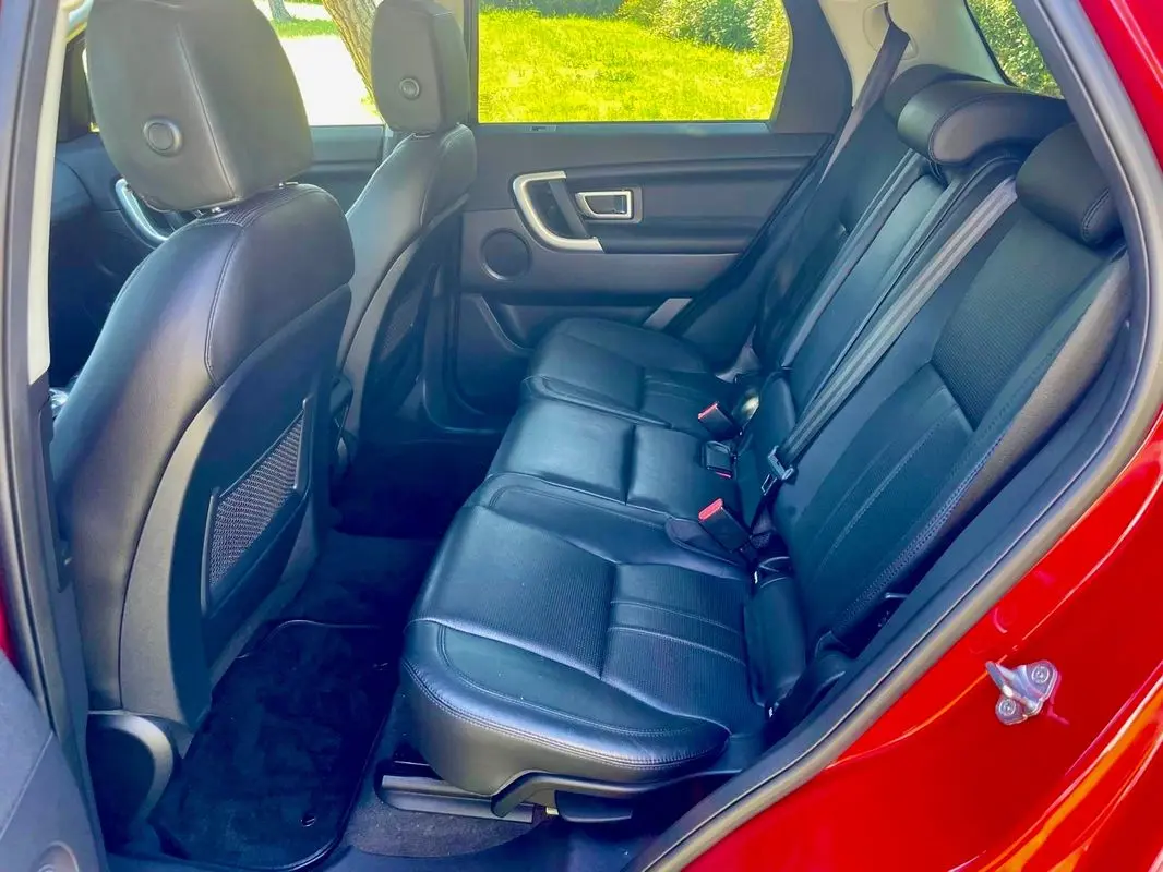 Land Rover Discovery Sport 2.0 TD4 HSE Auto 34