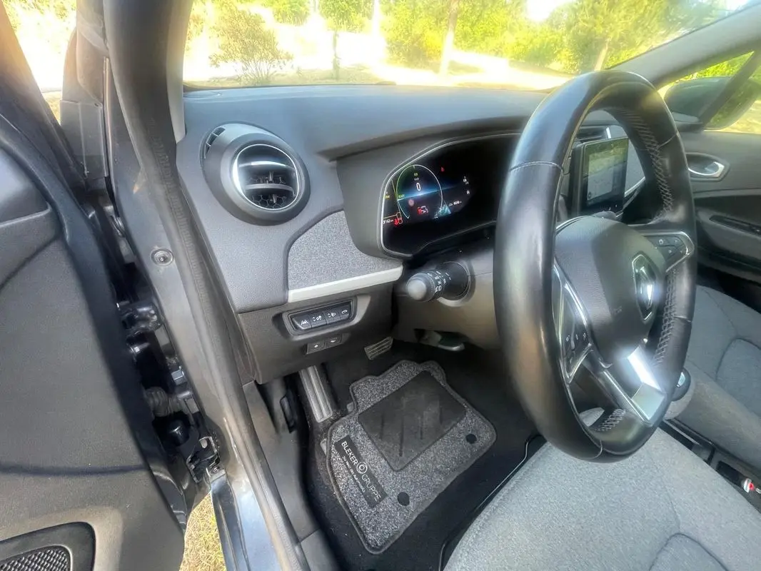 Renault Zoe (c/ Bateria) Limited 50 7