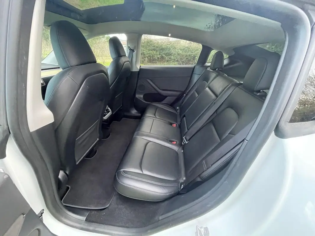 Tesla Model Y RWD 20