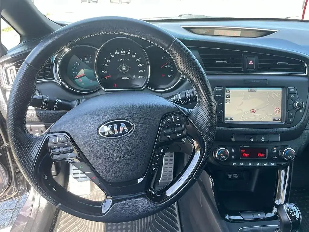 Kia Ceed 1.6 CRDi GT Line 3