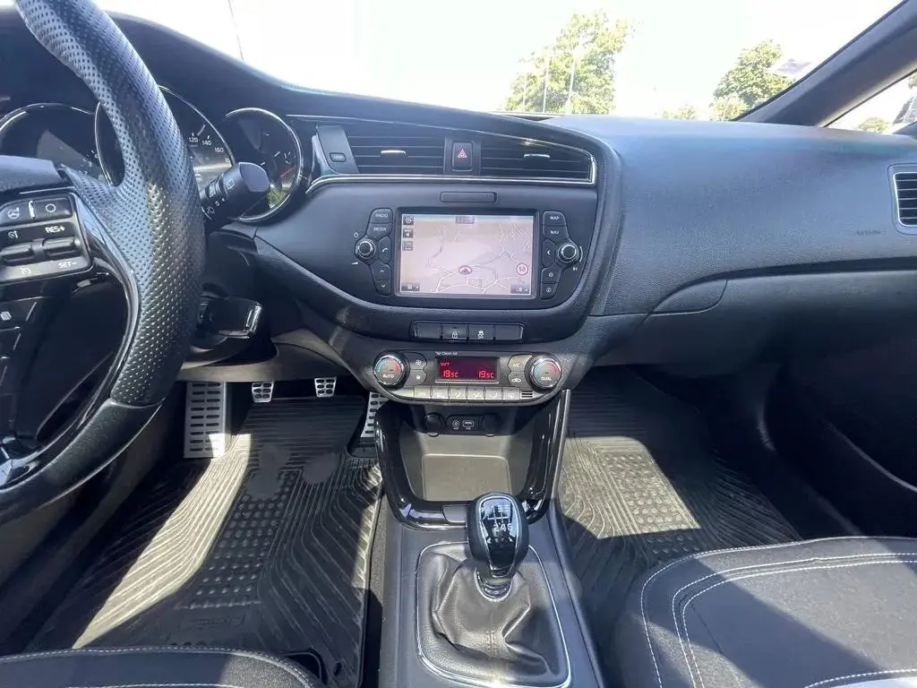 Kia Ceed 1.6 CRDi GT Line 9