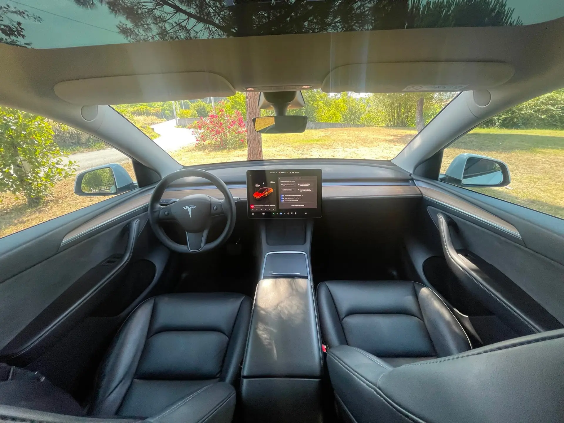 Tesla Model Y Long Range Dual Motor AWD 19