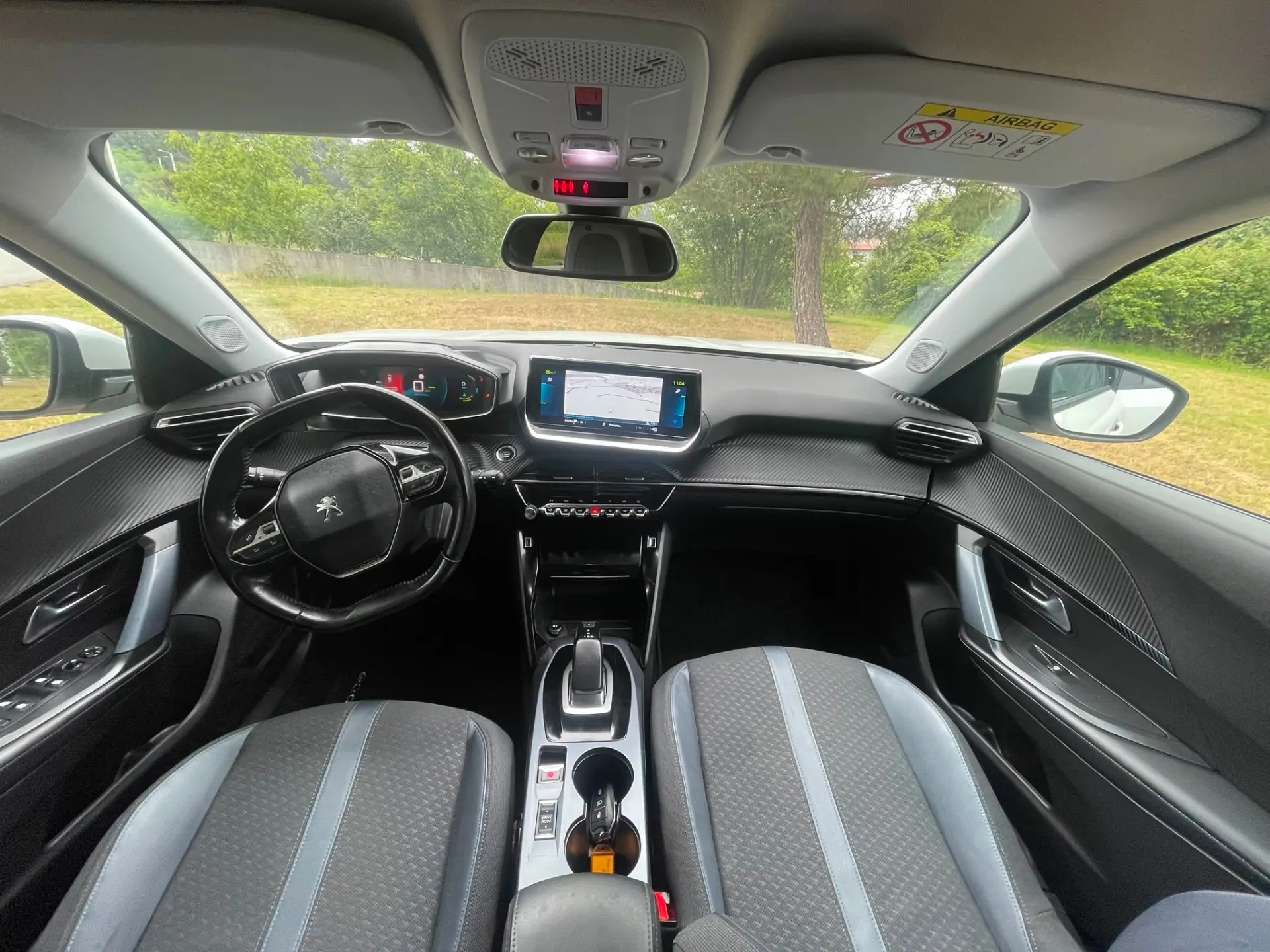 Peugeot e-2008 Allure 33