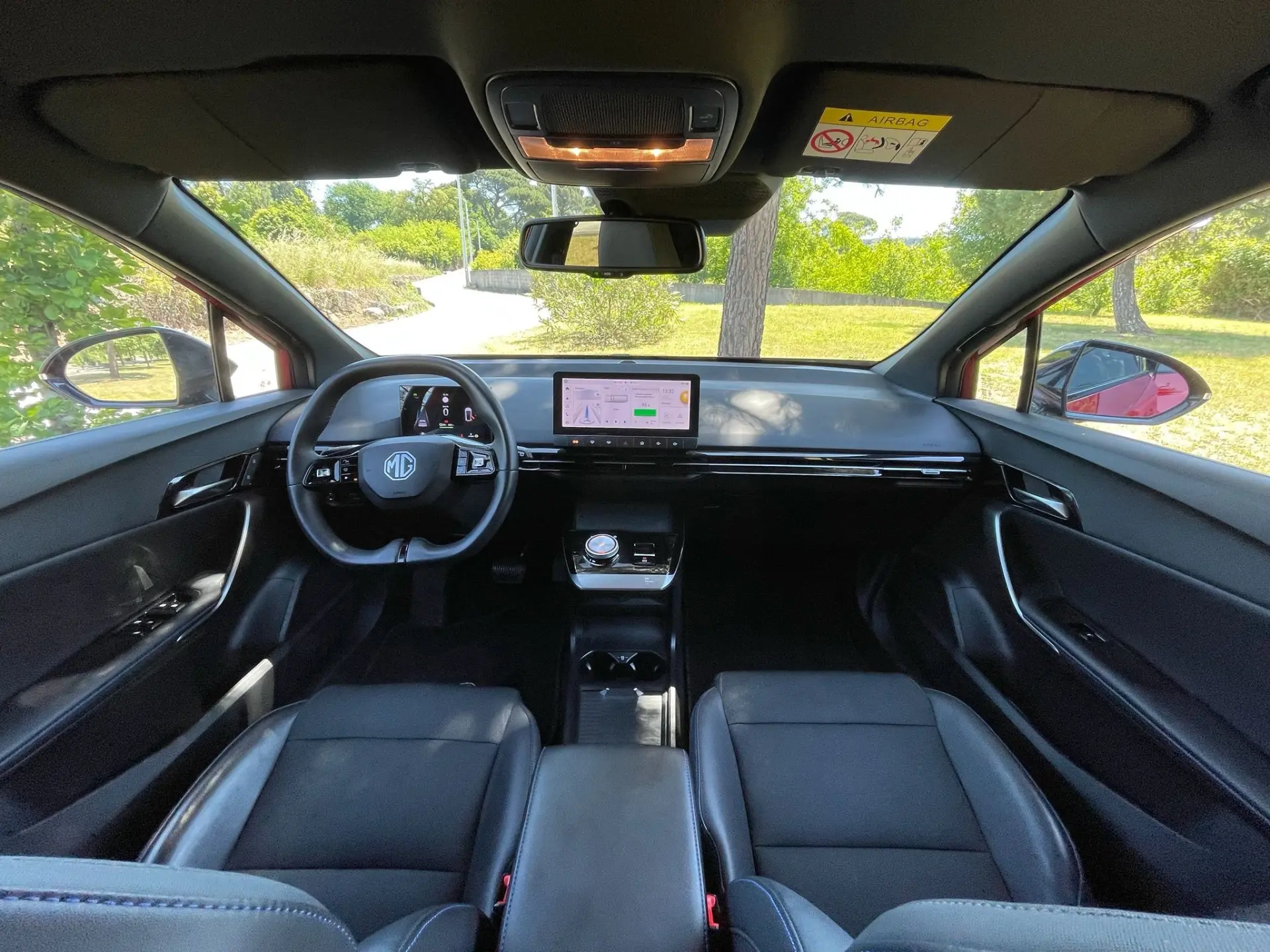 MG MG4 77 kWh Extended Range Luxury 34