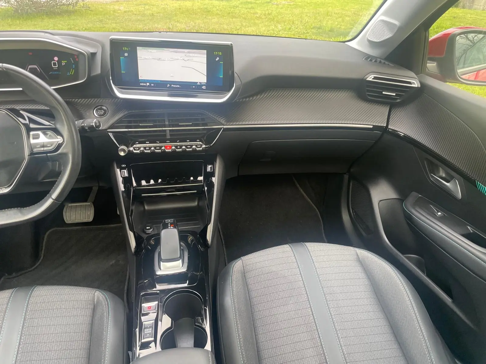 Peugeot e-208 Allure 23