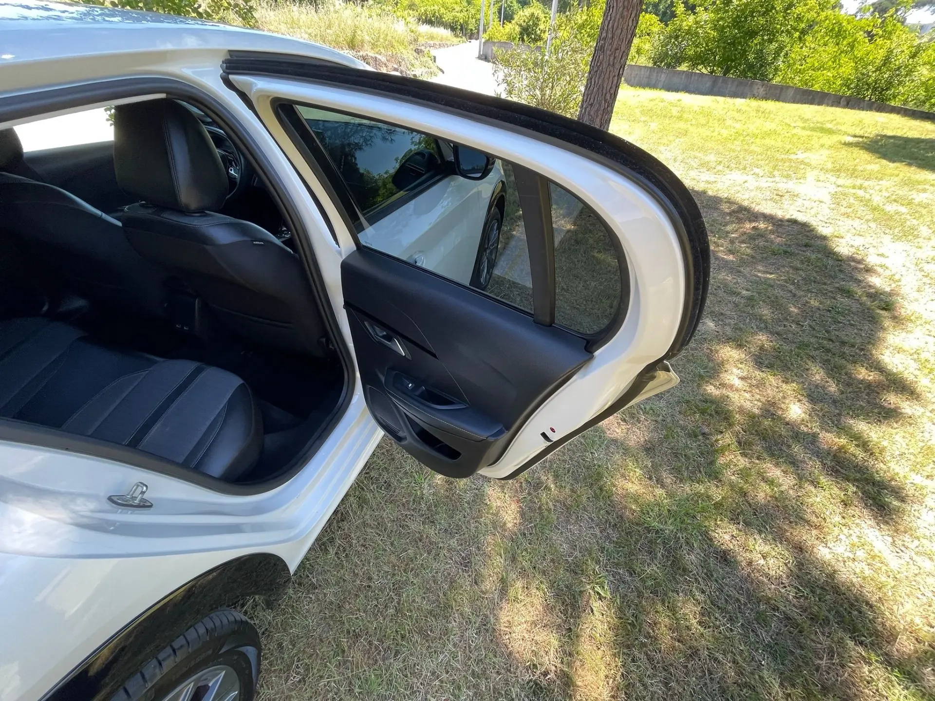 Peugeot e-208 50 kWh Allure 24