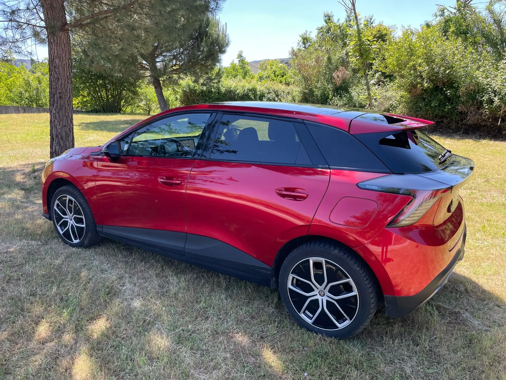 MG MG4 77 kWh Extended Range Luxury 4