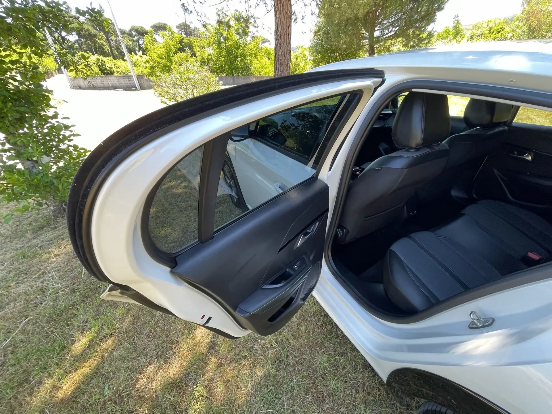 Peugeot e-208 50 kWh Allure 21