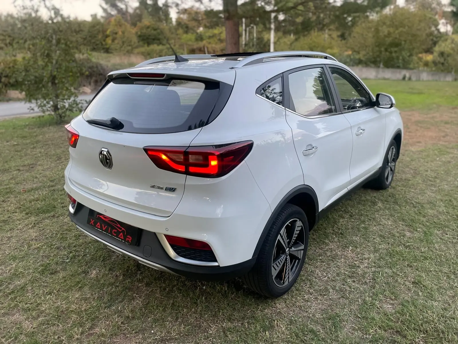 MG ZS Luxury 18