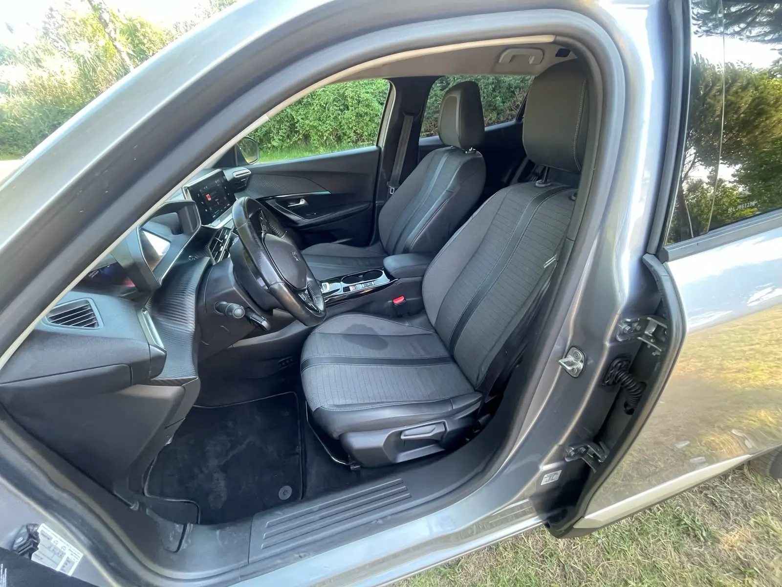 Peugeot e-2008 Allure 9