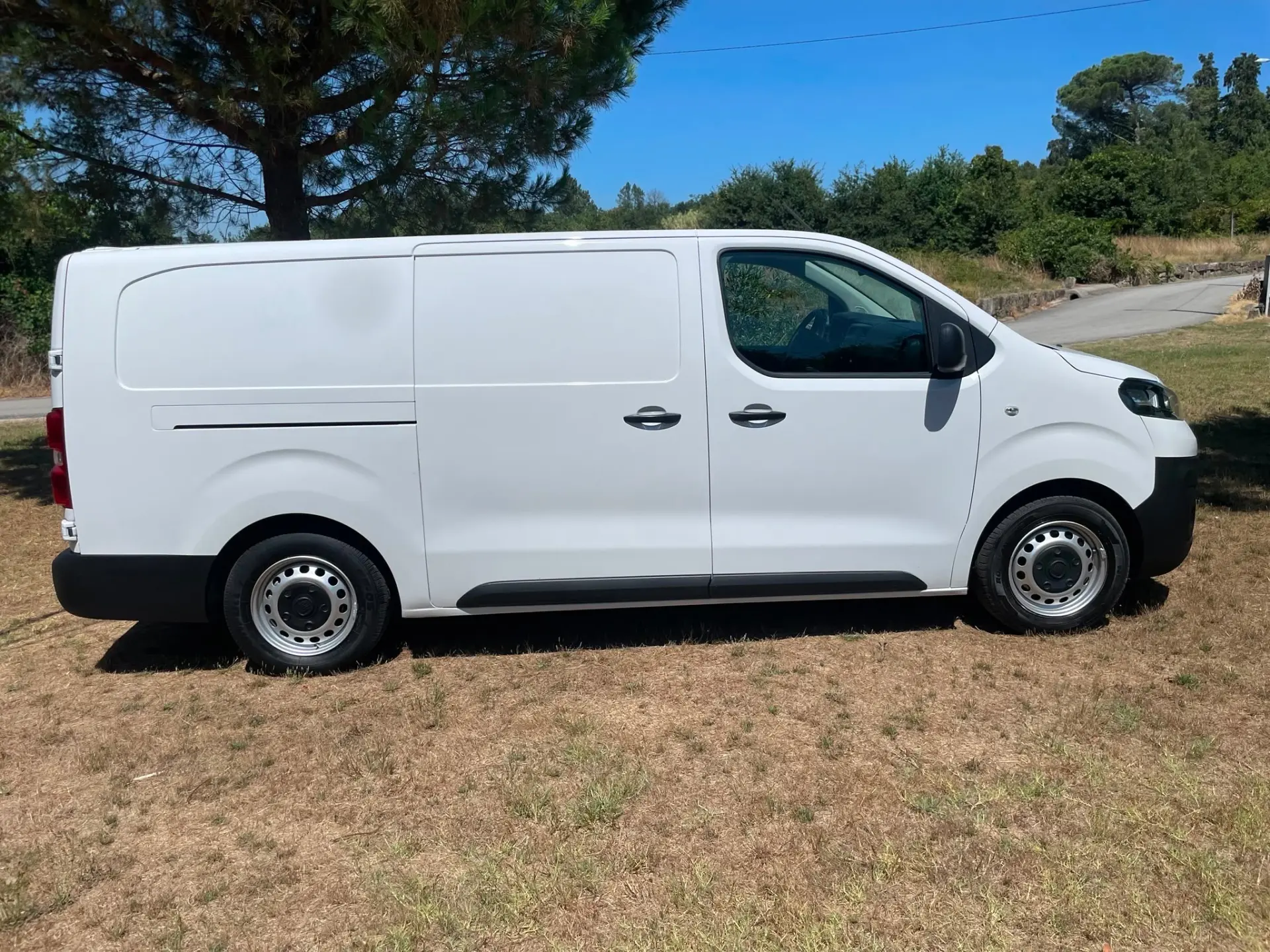 Fiat e-Scudo L3 (75-kWh) 34