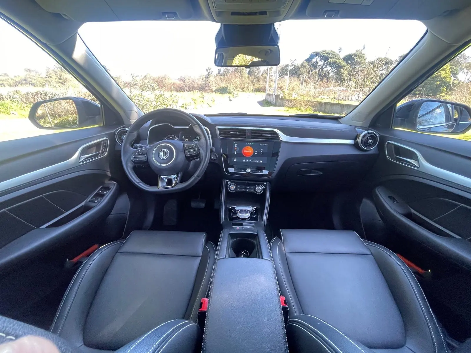 MG ZS Luxury 10