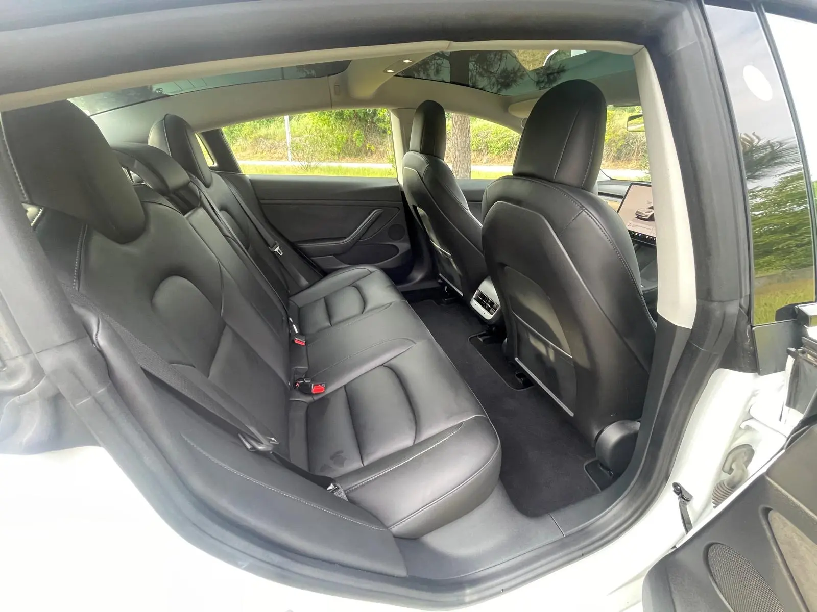 Tesla Model 3 Performance Dual Motor AWD 28