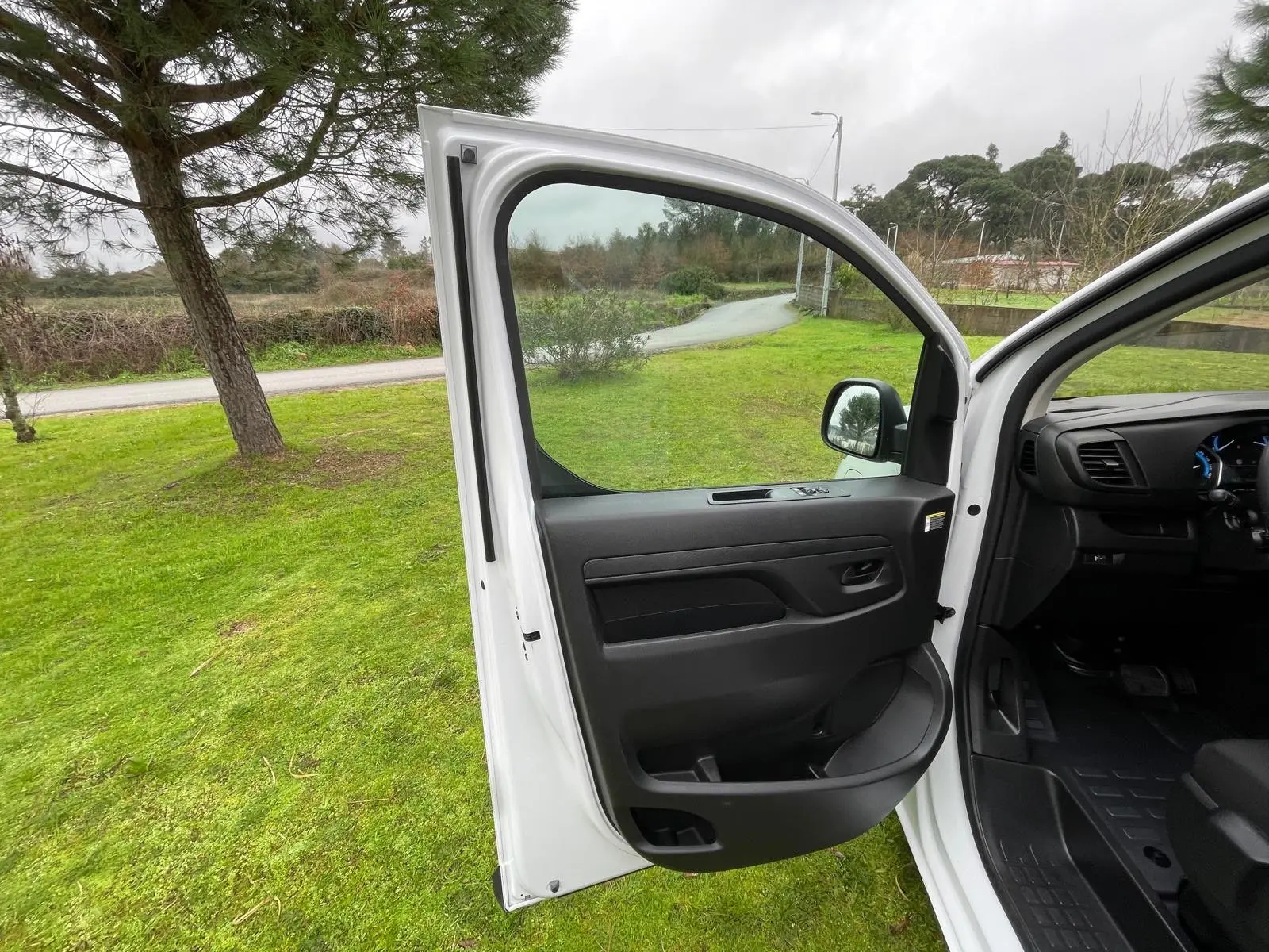 Citroën e-Jumpy Longa (75-kWh) 13