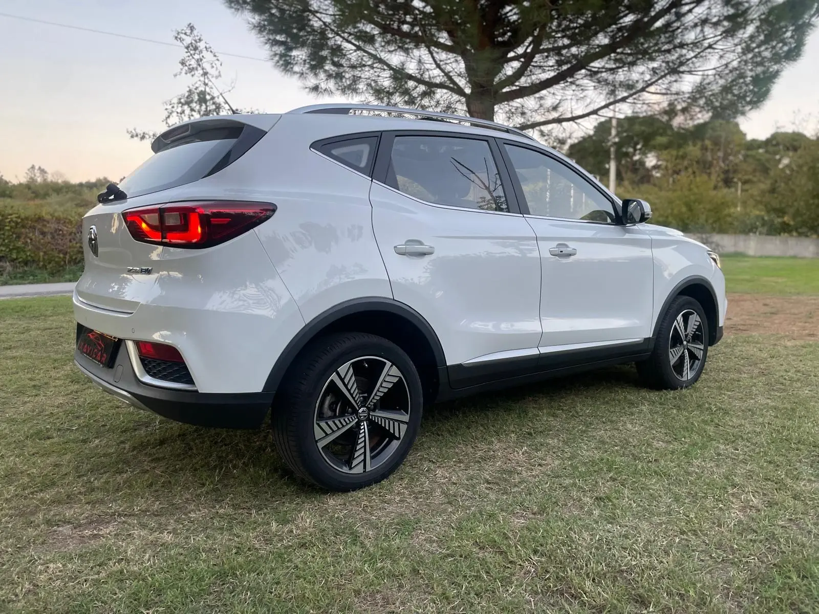 MG ZS Luxury 28
