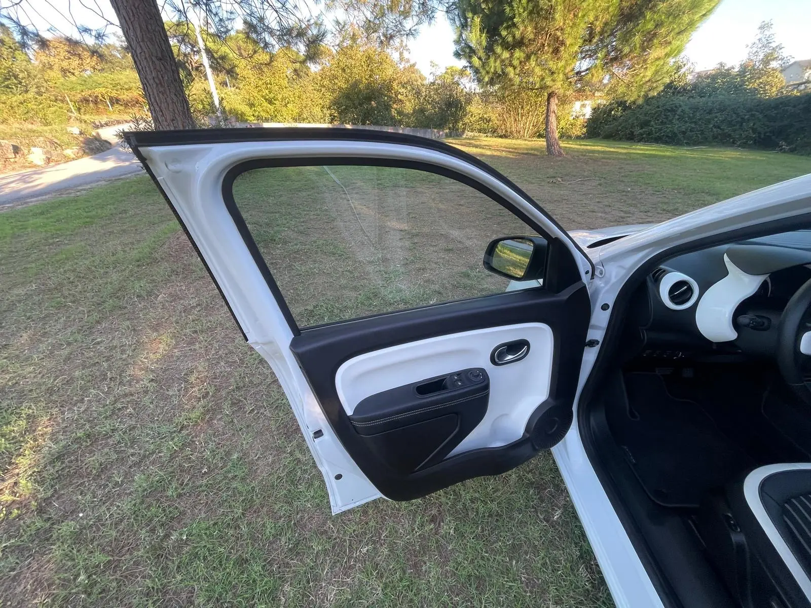 Renault Twingo E-Tech 27.5 kWh Techno Autonomia Urbana 29