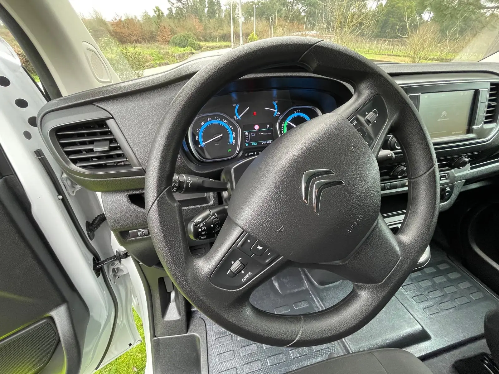 Citroën e-Jumpy Longa (75-kWh) 11