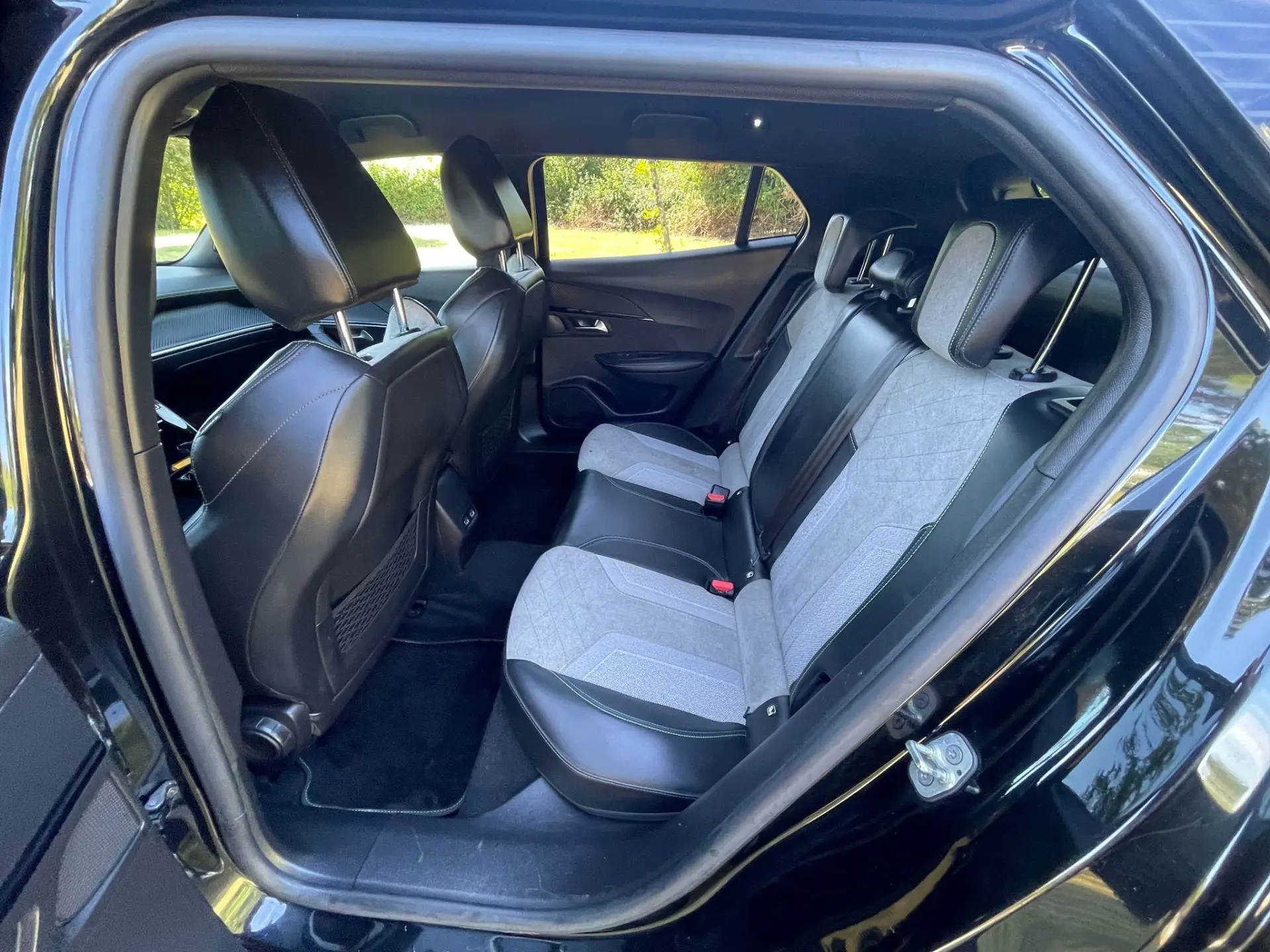 Peugeot e-208 50 kWh Allure 8