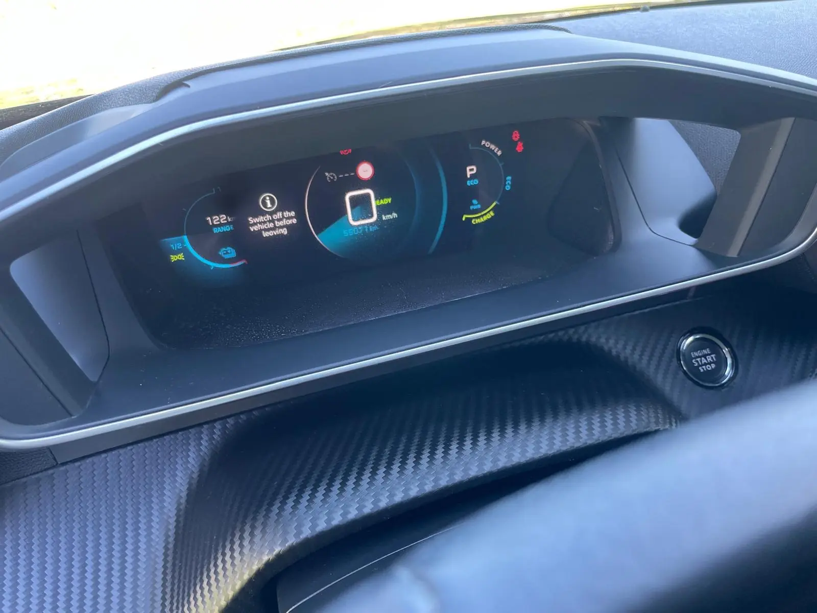 Peugeot e-2008 50 kWh Allure 32