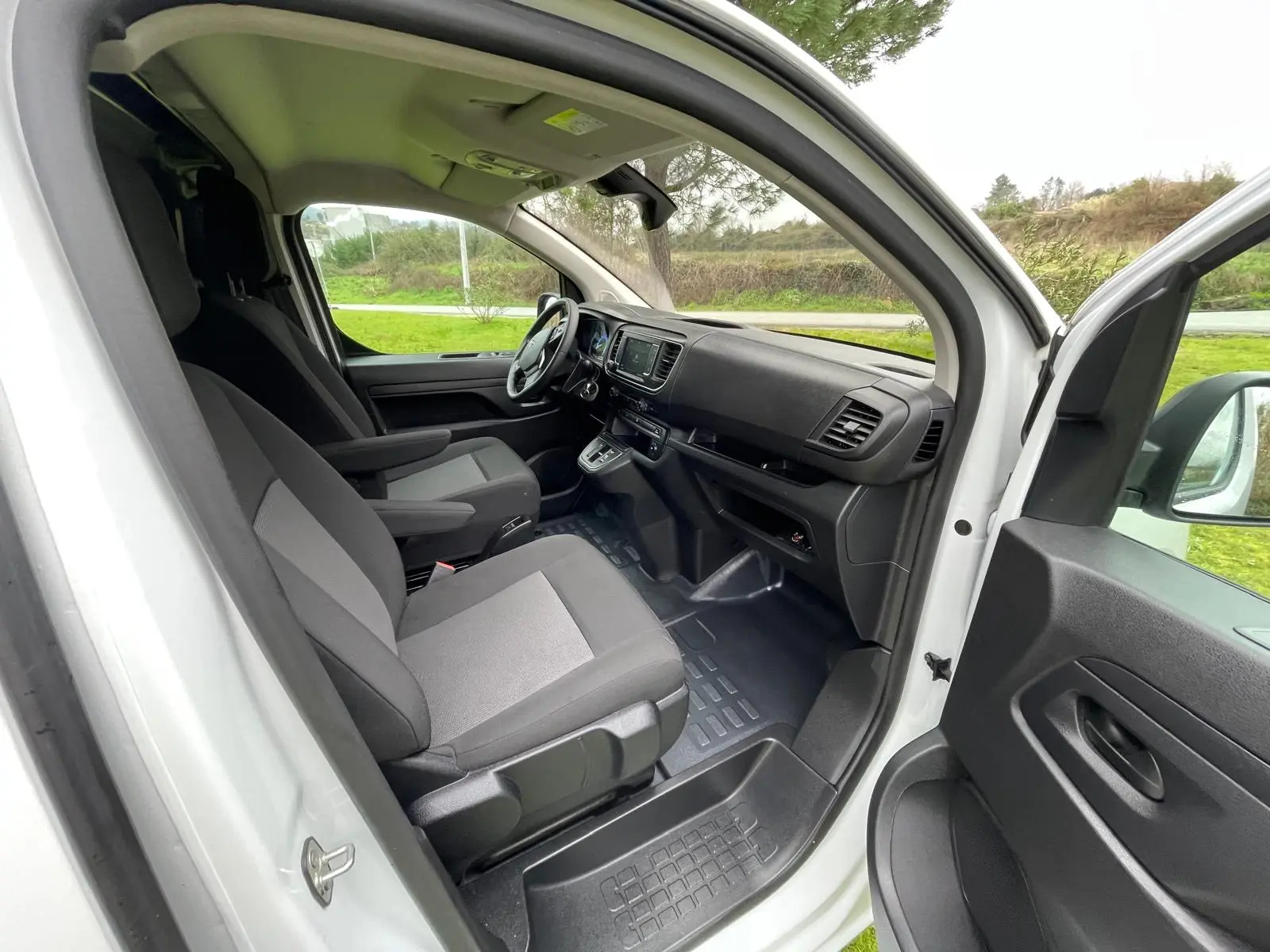 Citroën e-Jumpy Longa (75-kWh) 16