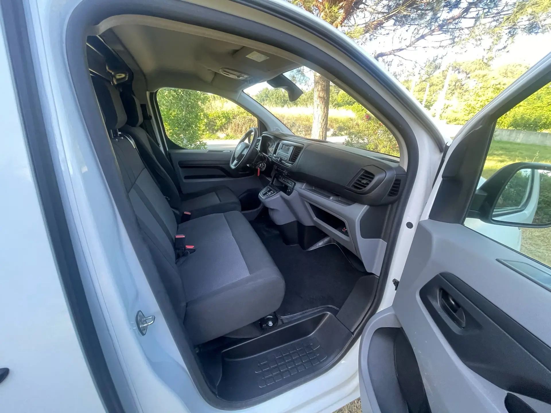 Fiat e-Scudo L3 (75-kWh) 16