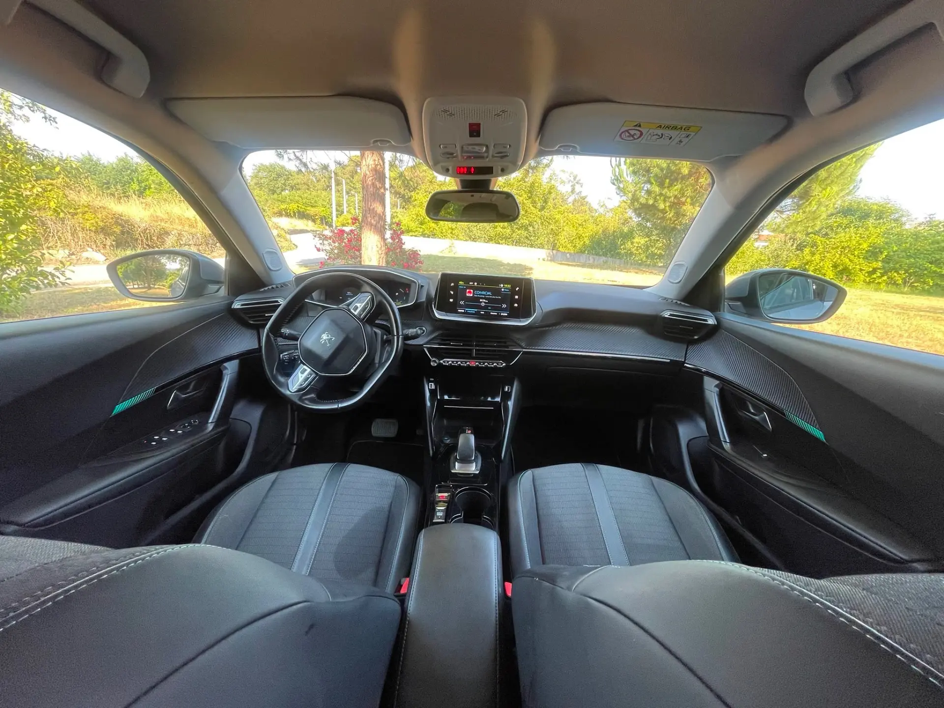 Peugeot e-2008 Allure 24