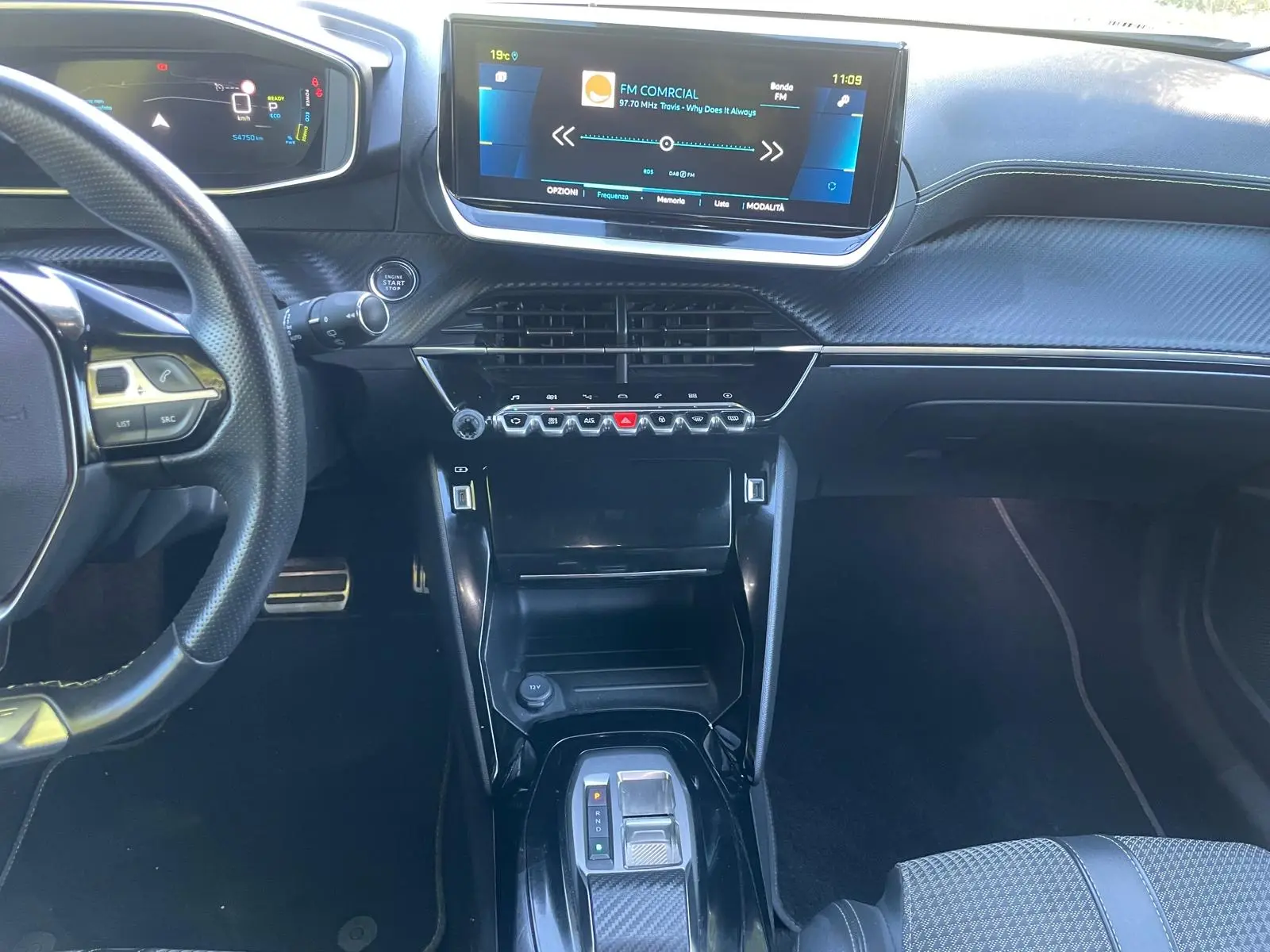 Peugeot e-2008 50 kWh GT 25