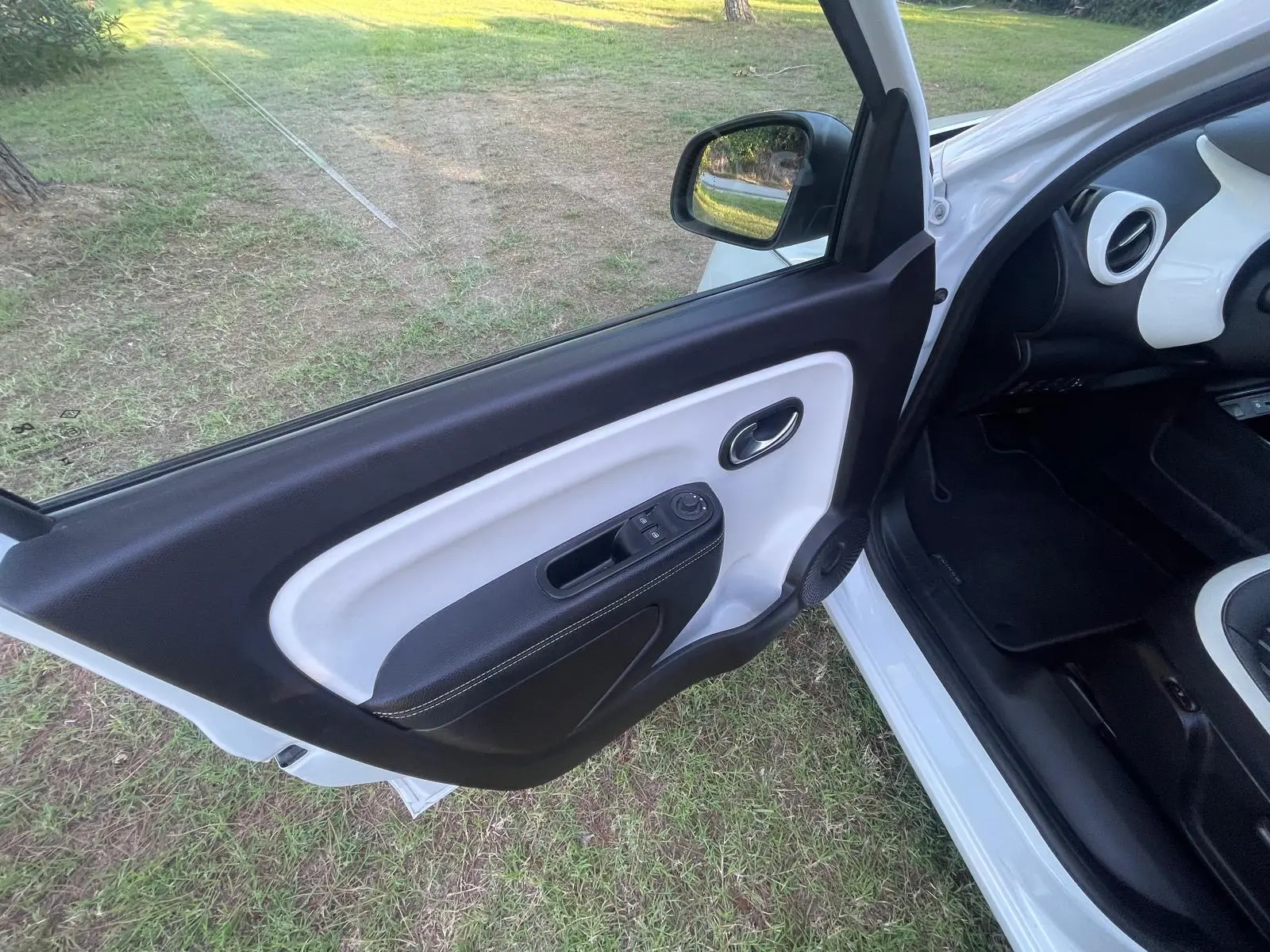 Renault Twingo E-Tech 27.5 kWh Techno Autonomia Urbana 26