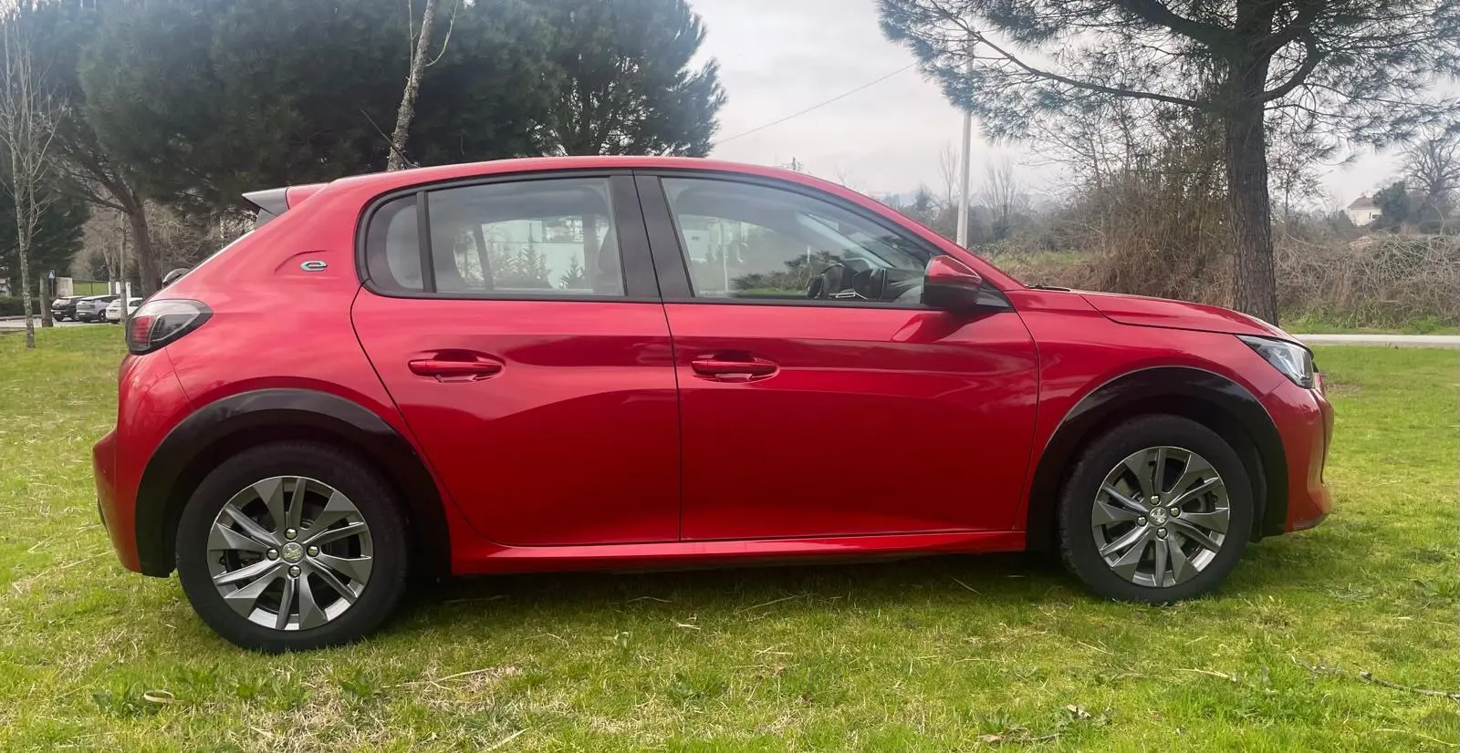 Peugeot e-208 Allure 6