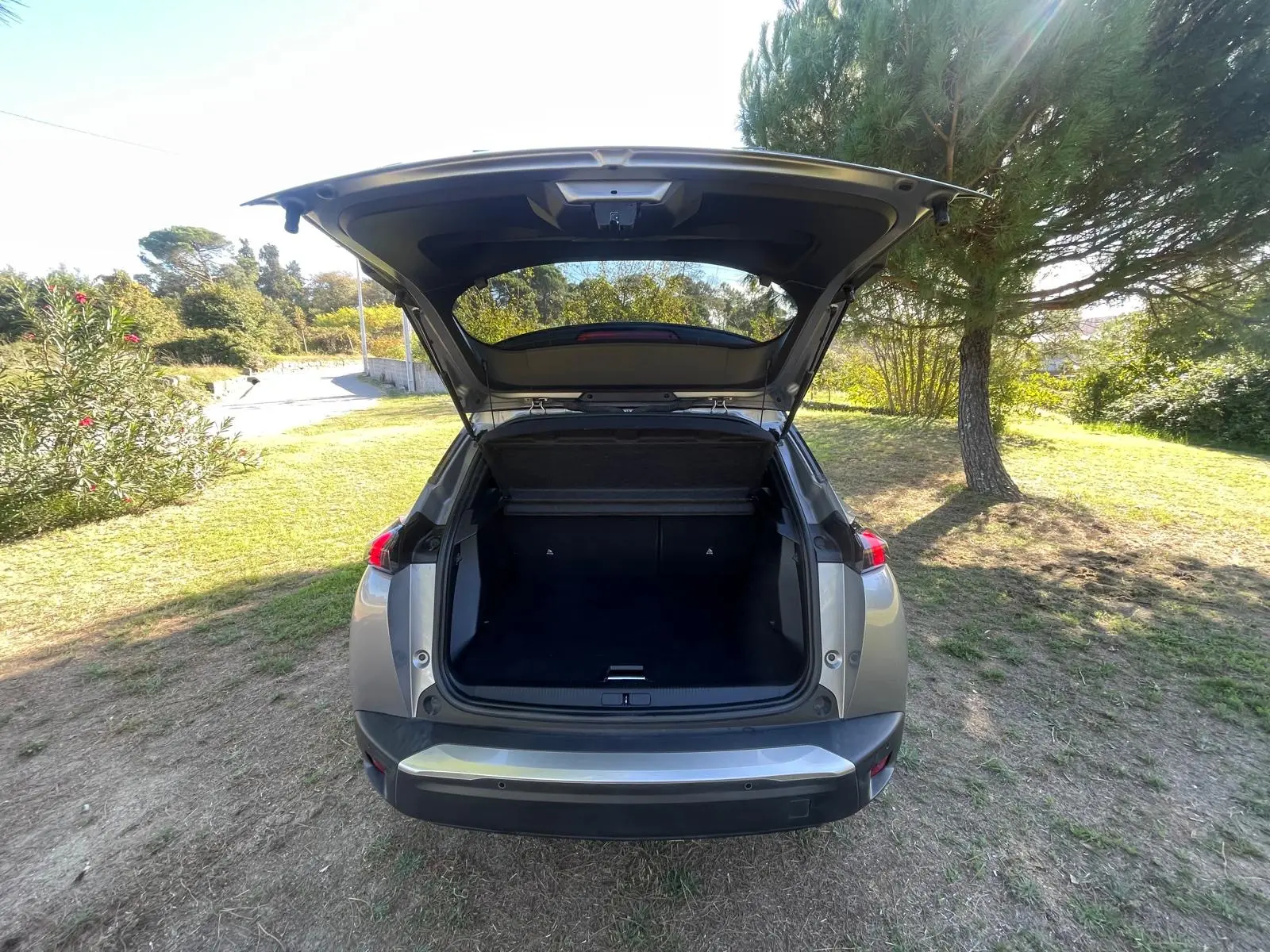 Peugeot e-2008 50 kWh GT 28