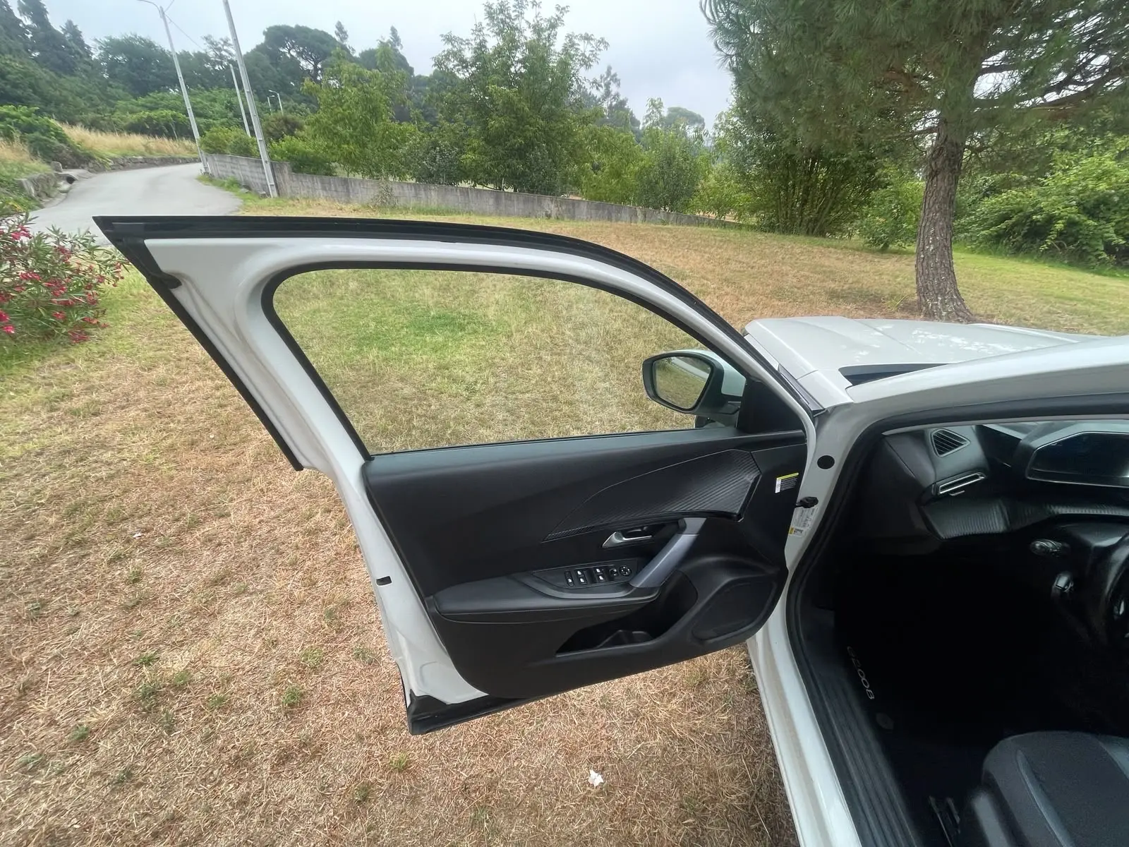 Peugeot e-2008 Allure 21