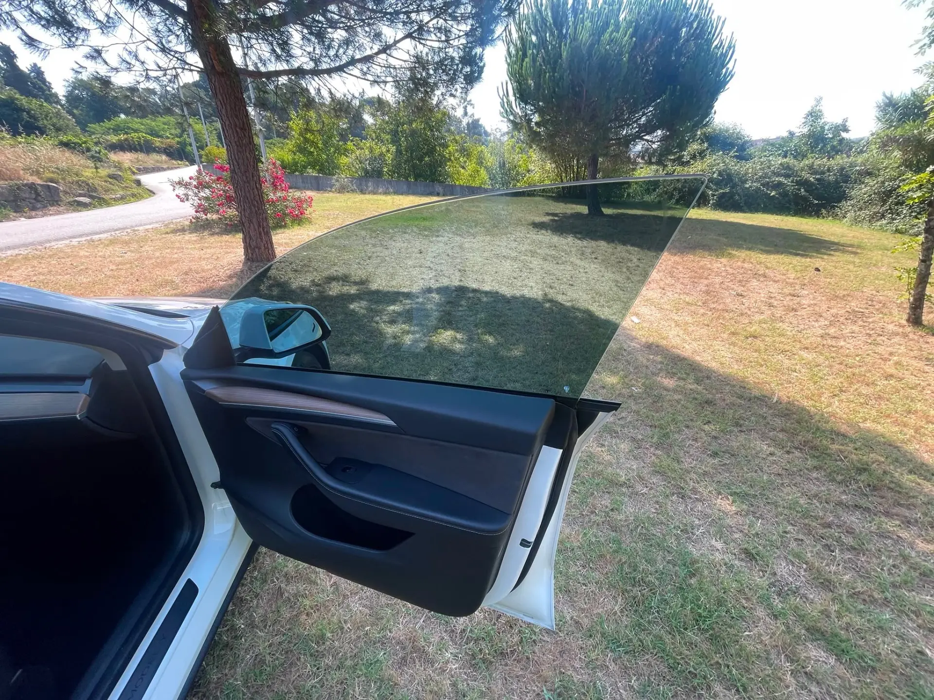 Tesla Model Y Long Range Dual Motor AWD 13