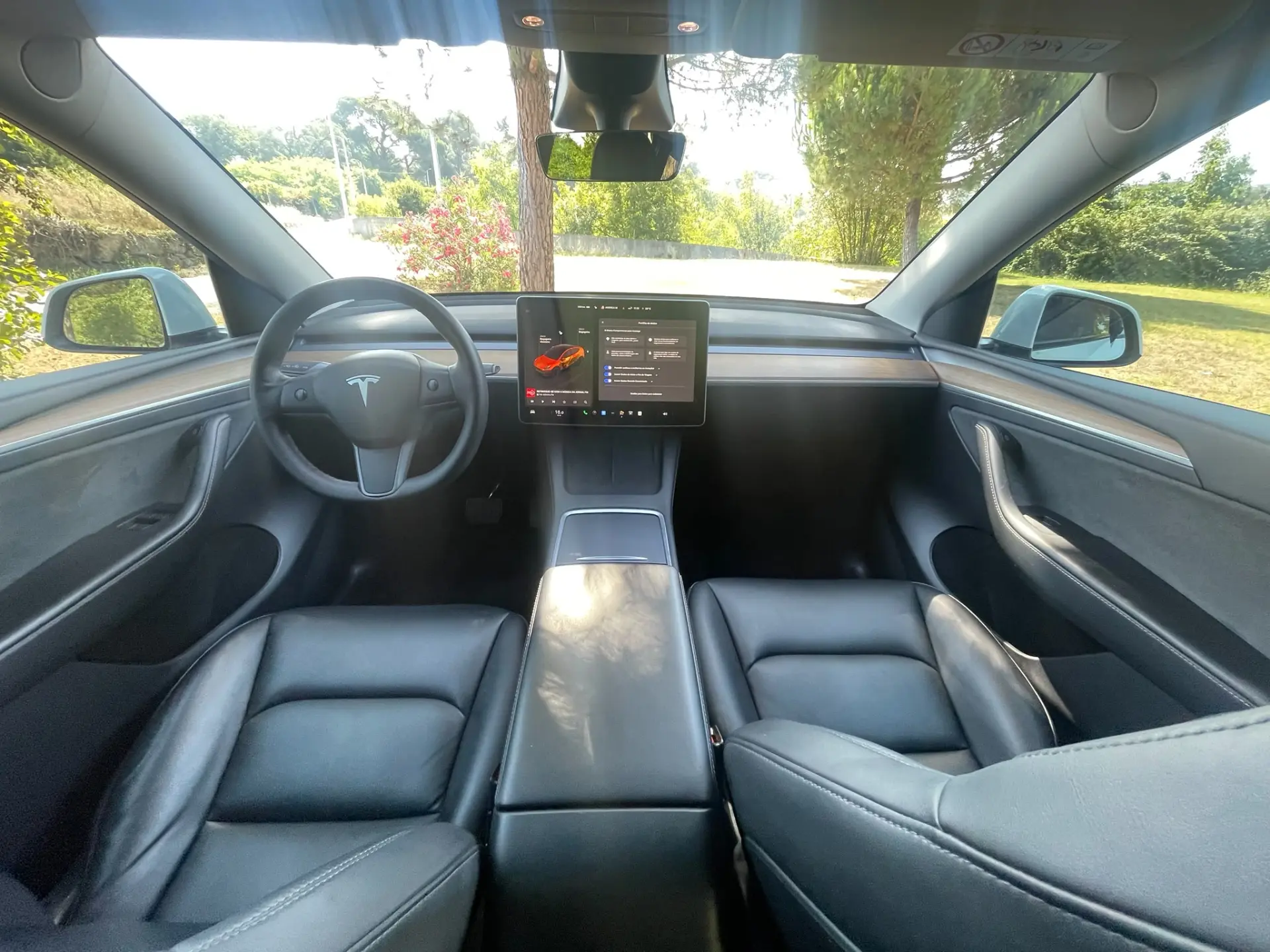 Tesla Model Y Long Range Dual Motor AWD 14