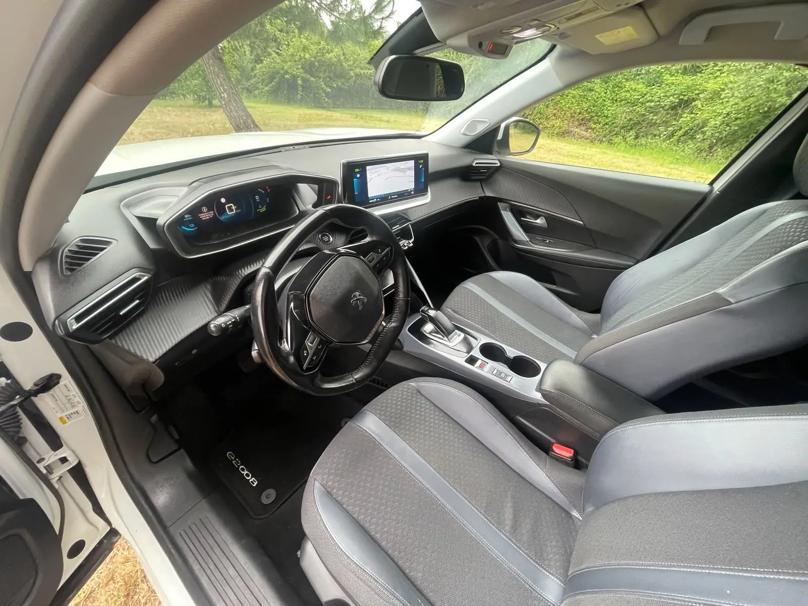 Peugeot e-2008 Allure 14