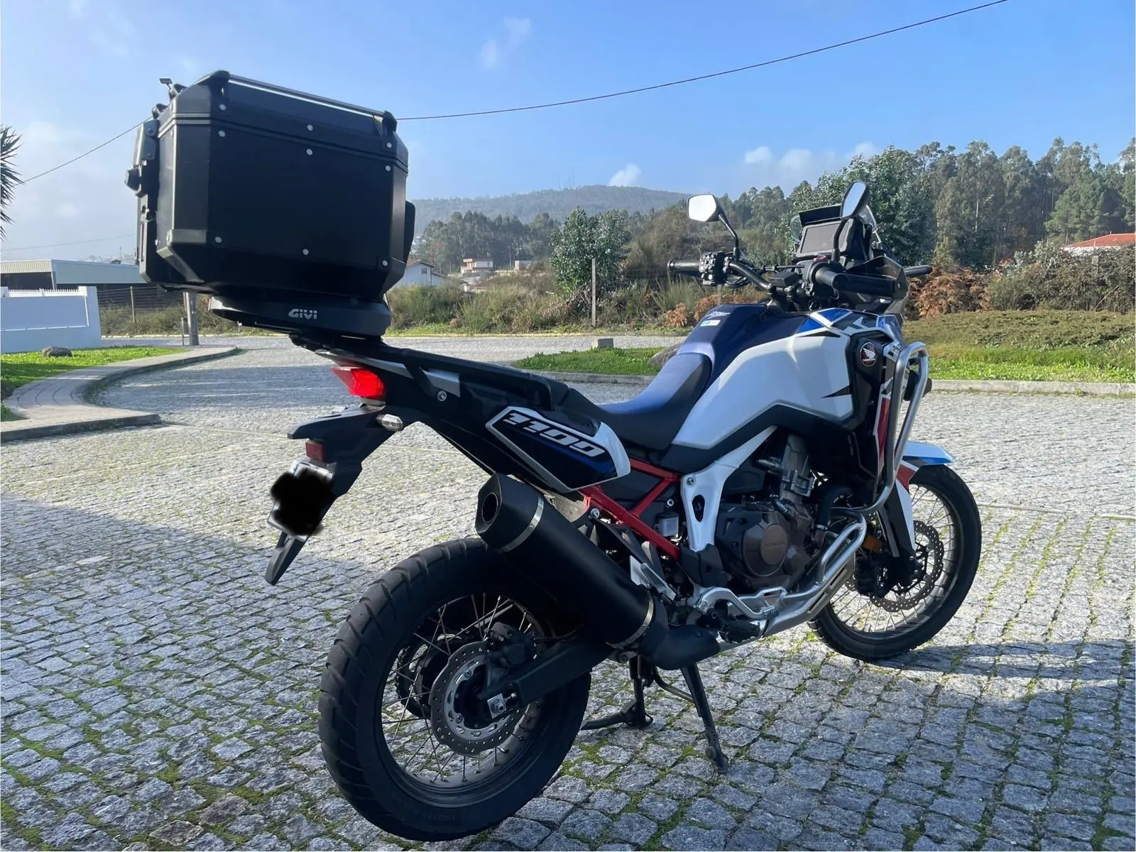 Honda Africa Twin Tricolor 16