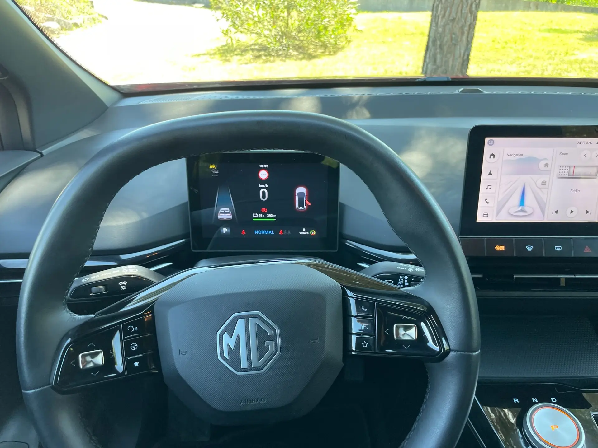 MG MG4 77 kWh Extended Range Luxury 37