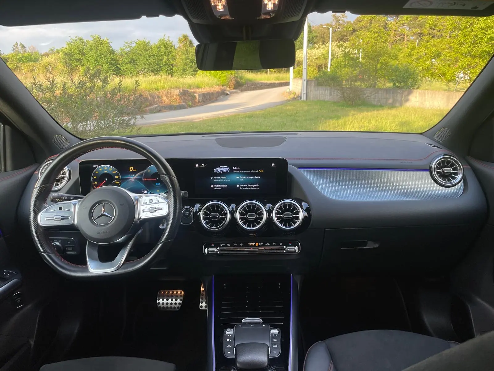 Mercedes-Benz EQA 250+ AMG Line 34