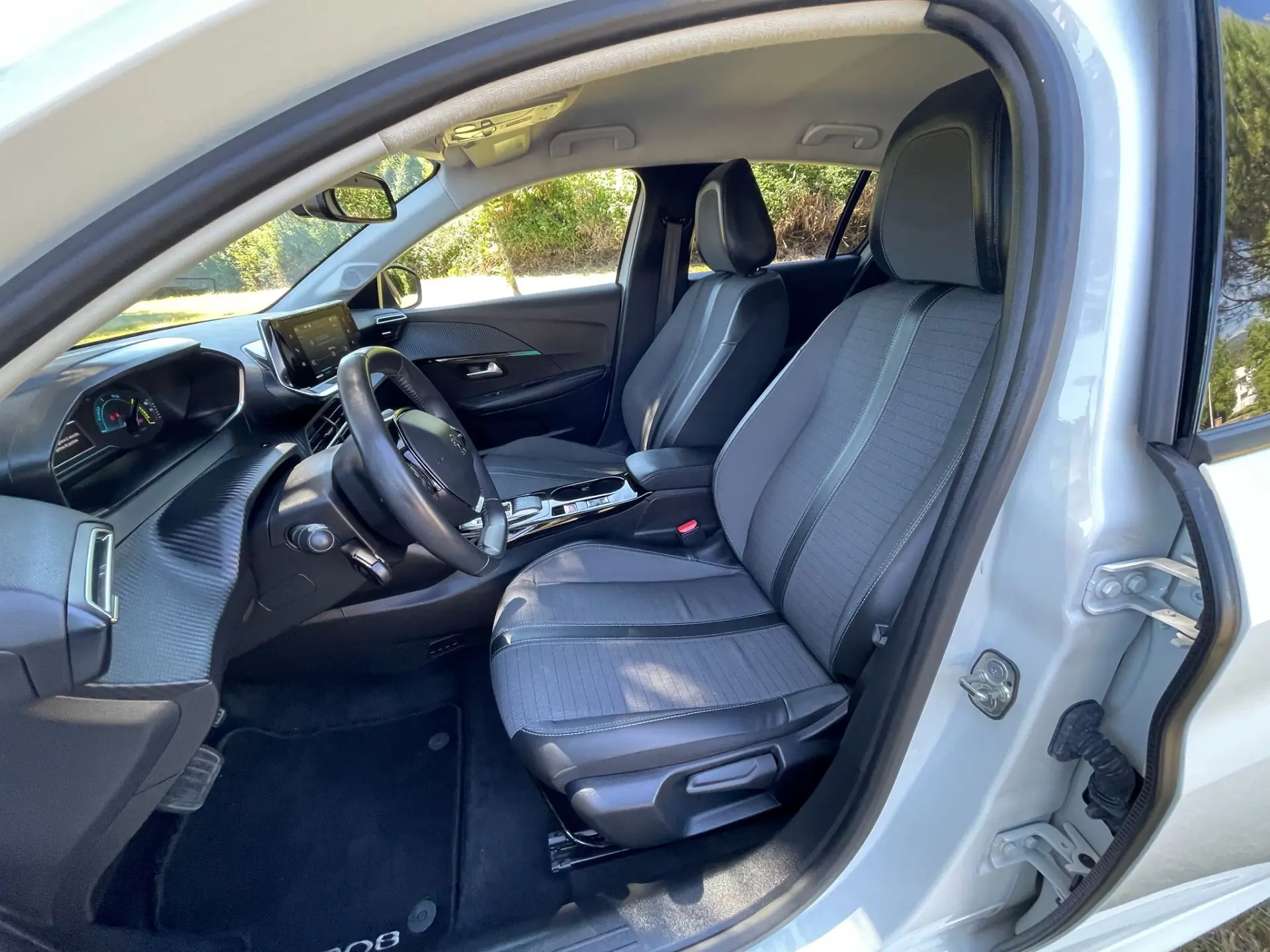 Peugeot e-208 50 kWh Allure 18