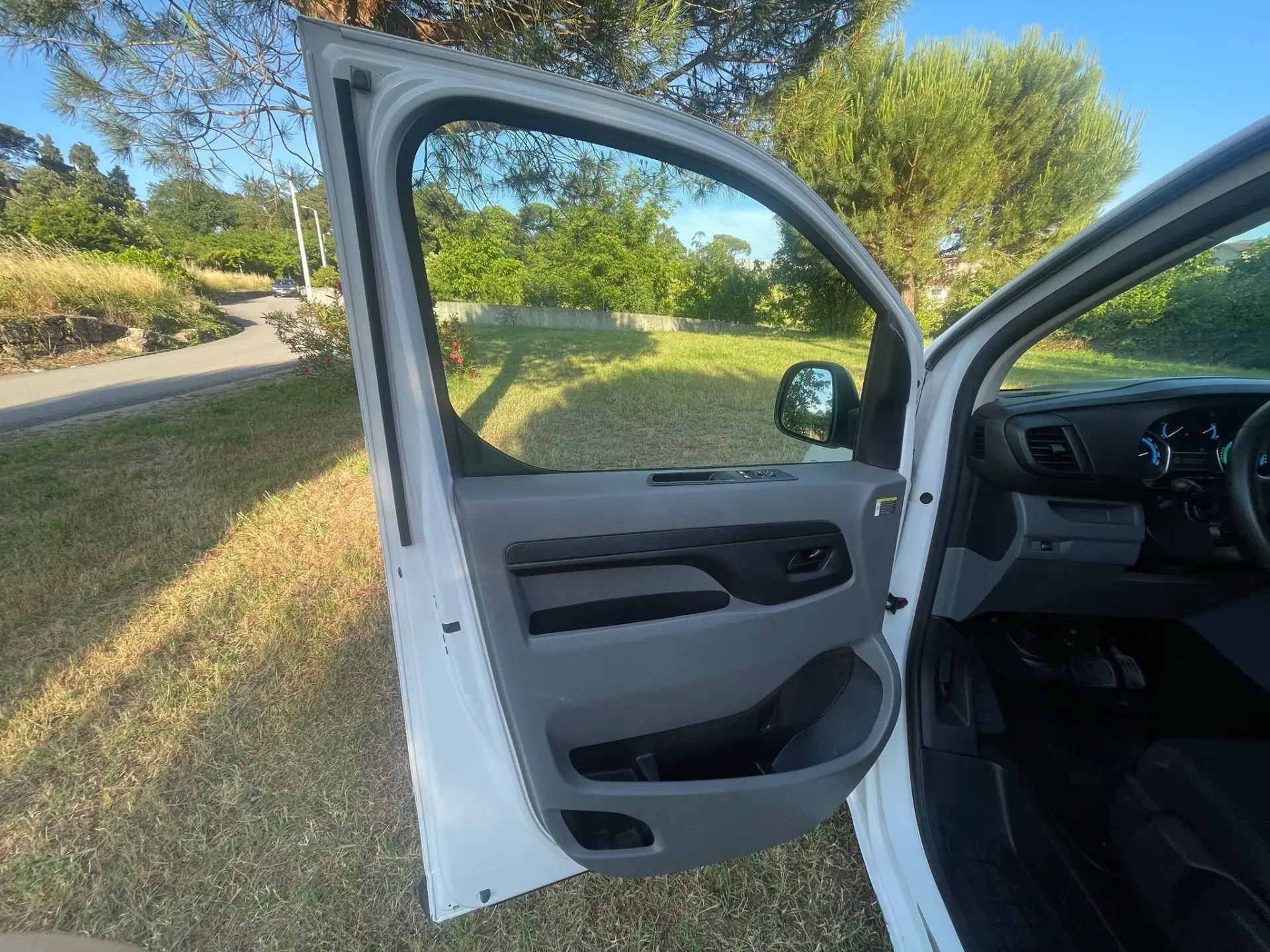 Fiat e-Scudo L3 (75-kWh) 13