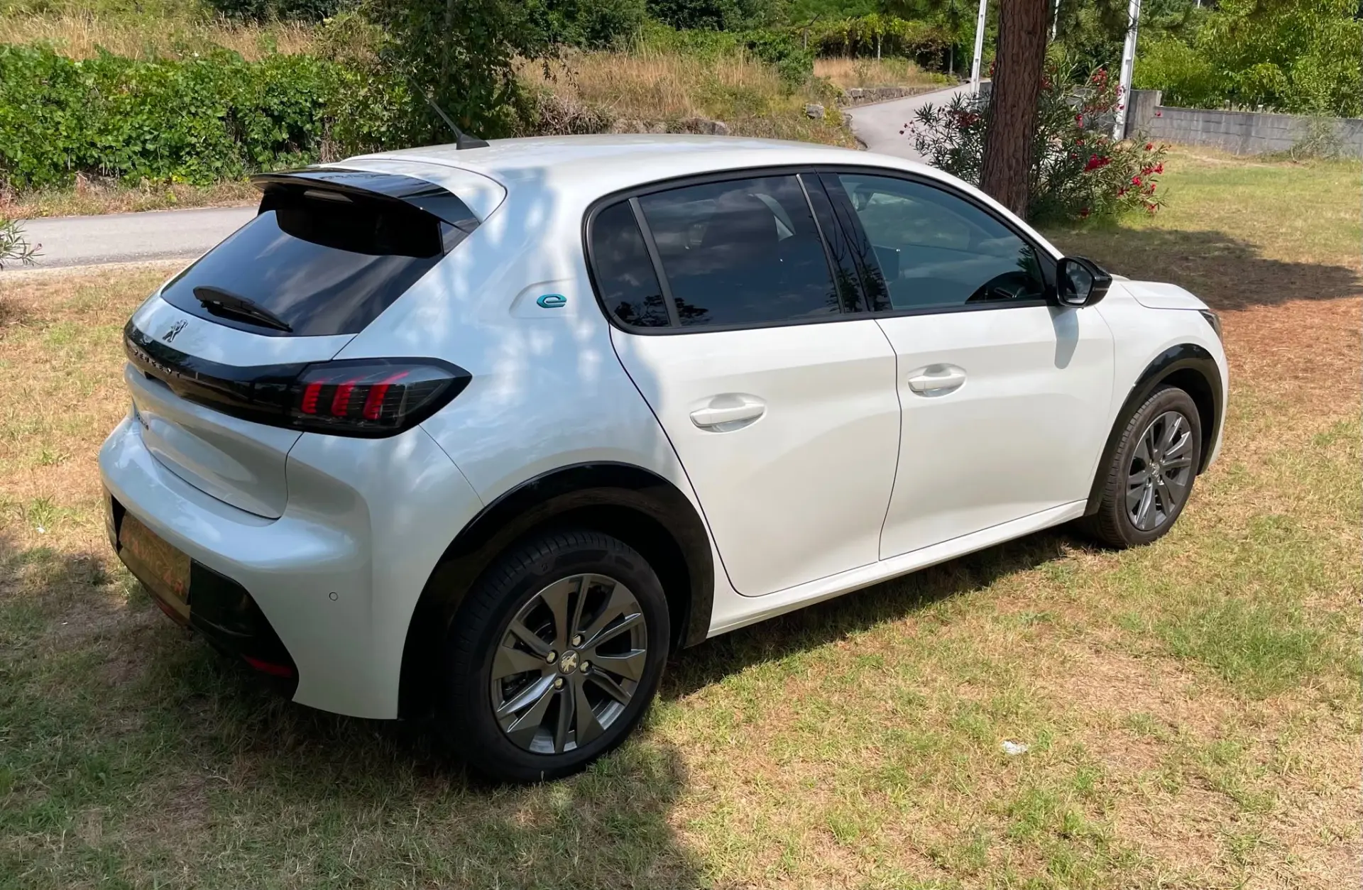 Peugeot e-208 50 kWh Allure Pack 7
