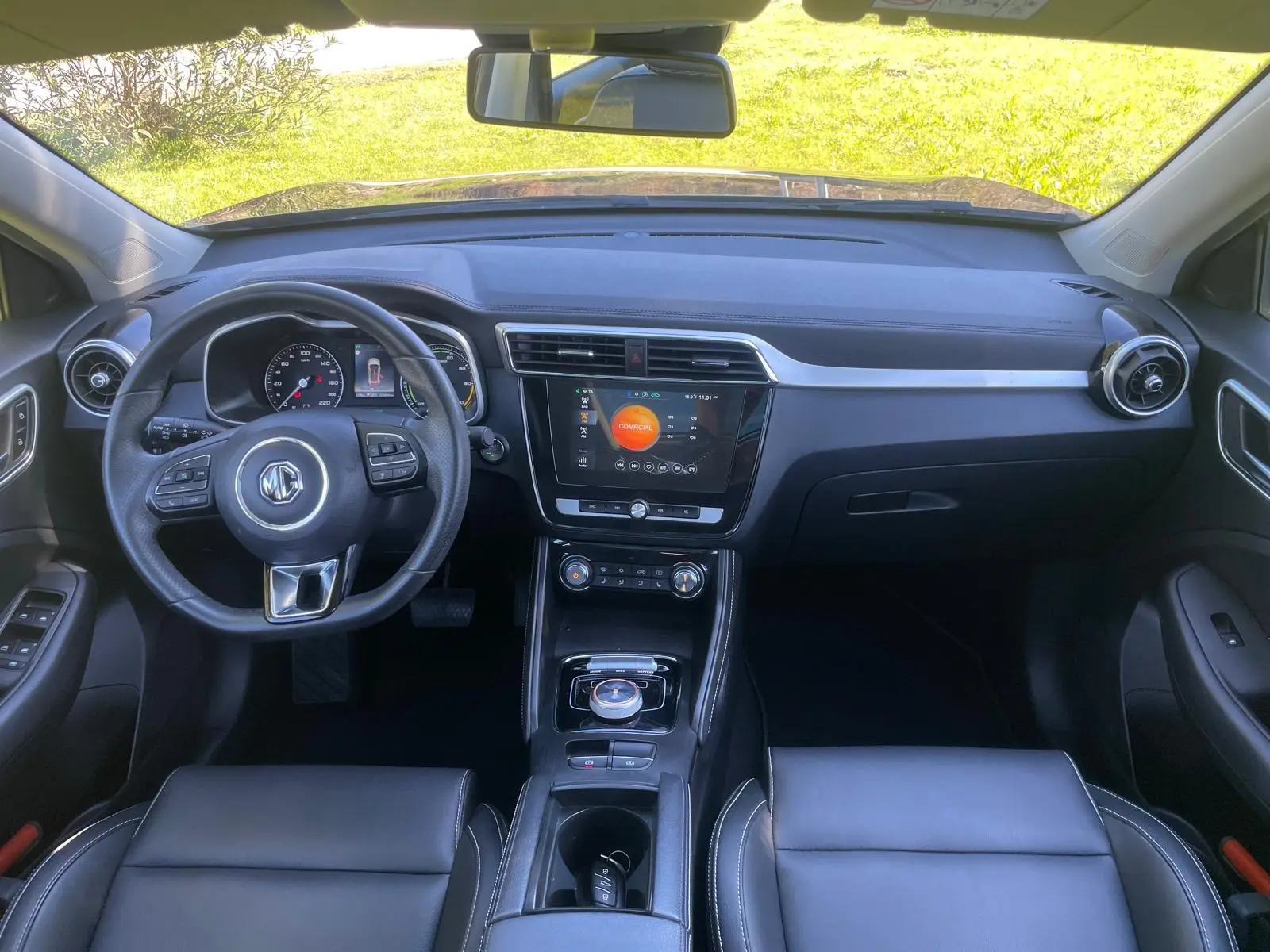 MG ZS Luxury 19