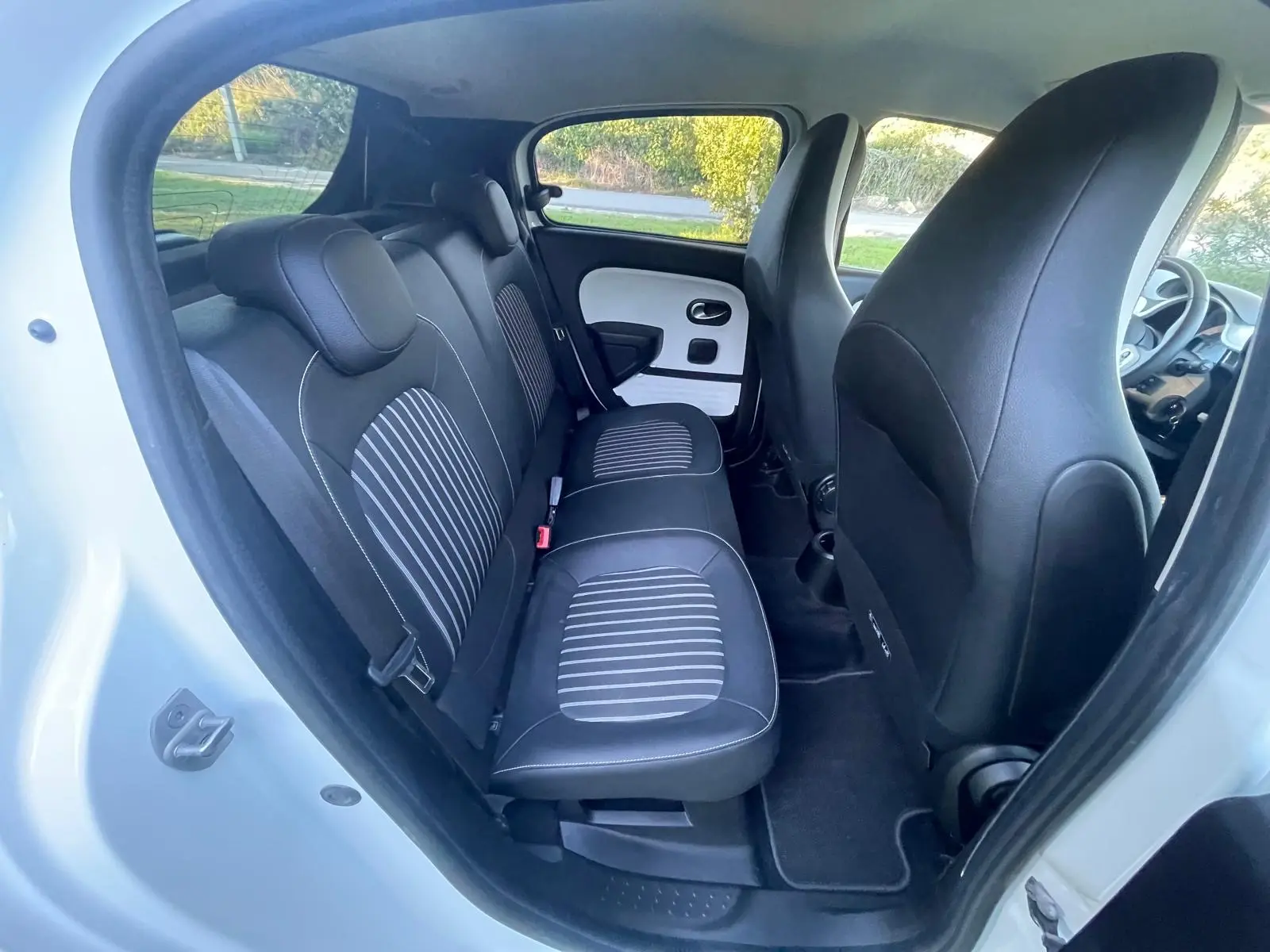 Renault Twingo E-Tech 27.5 kWh Techno Autonomia Urbana 19