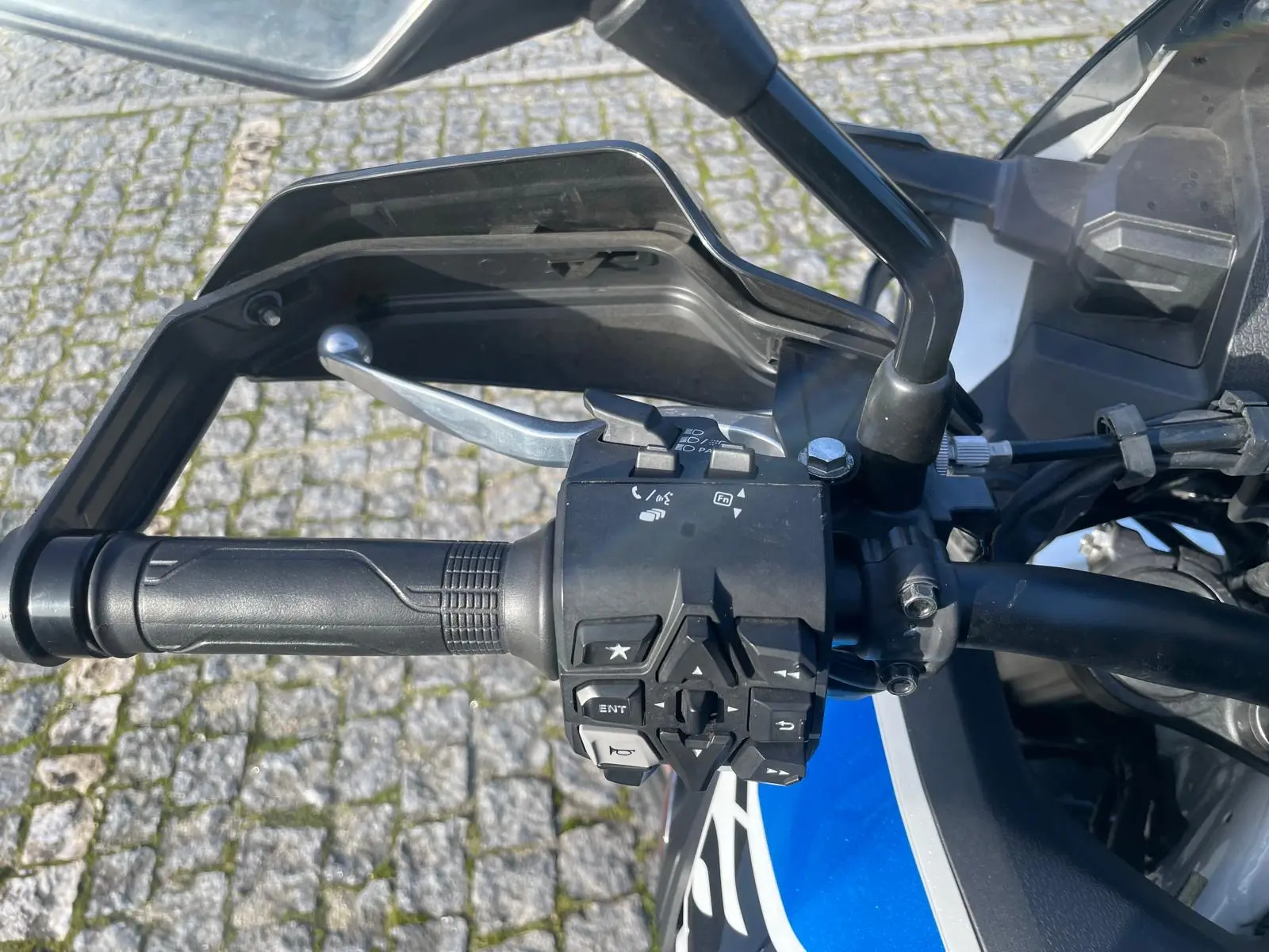 Honda Africa Twin Tricolor 3