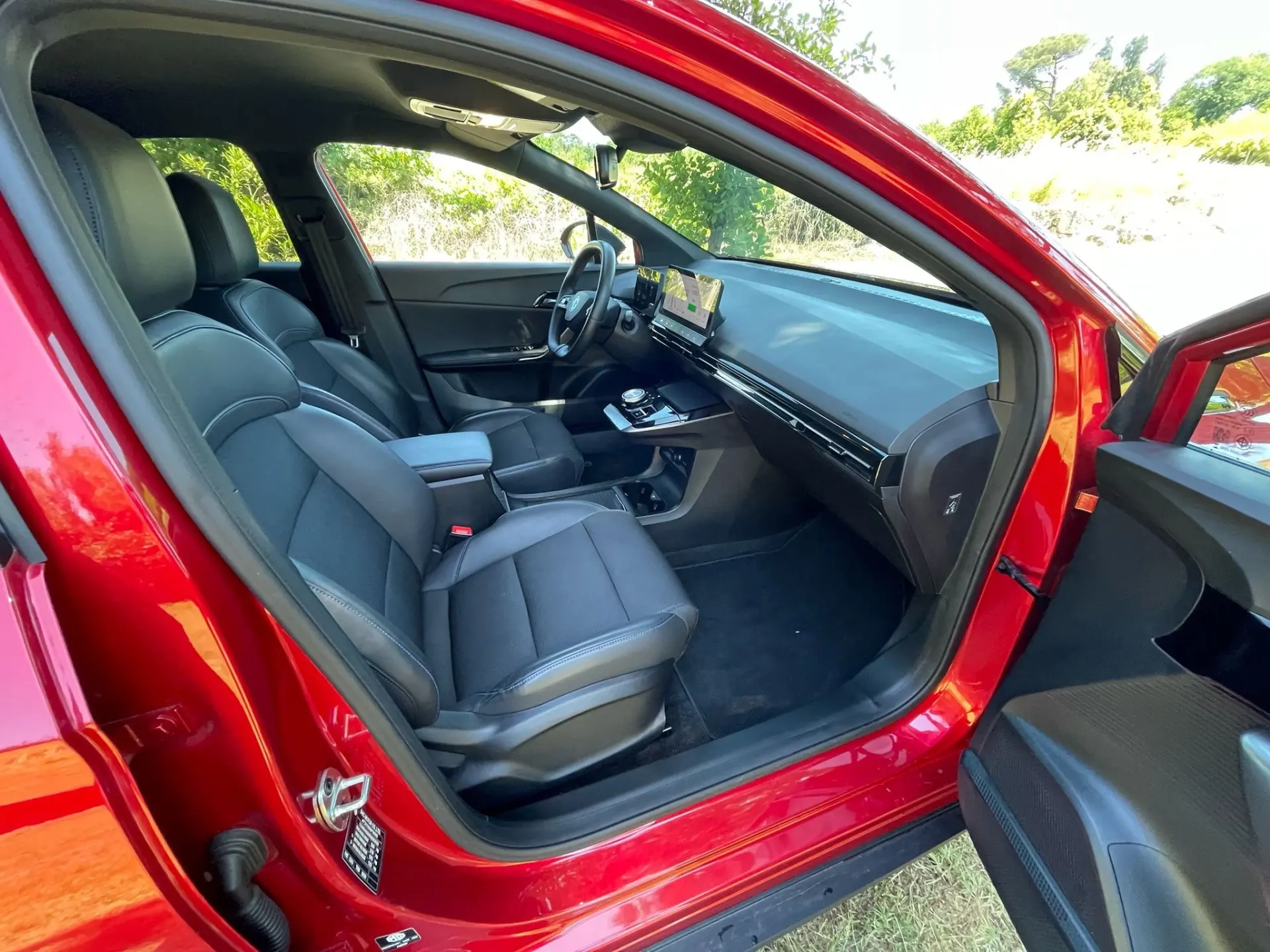 MG MG4 77 kWh Extended Range Luxury 29