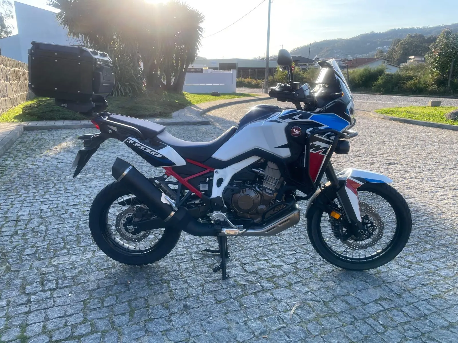 Honda Africa Twin Tricolor 7